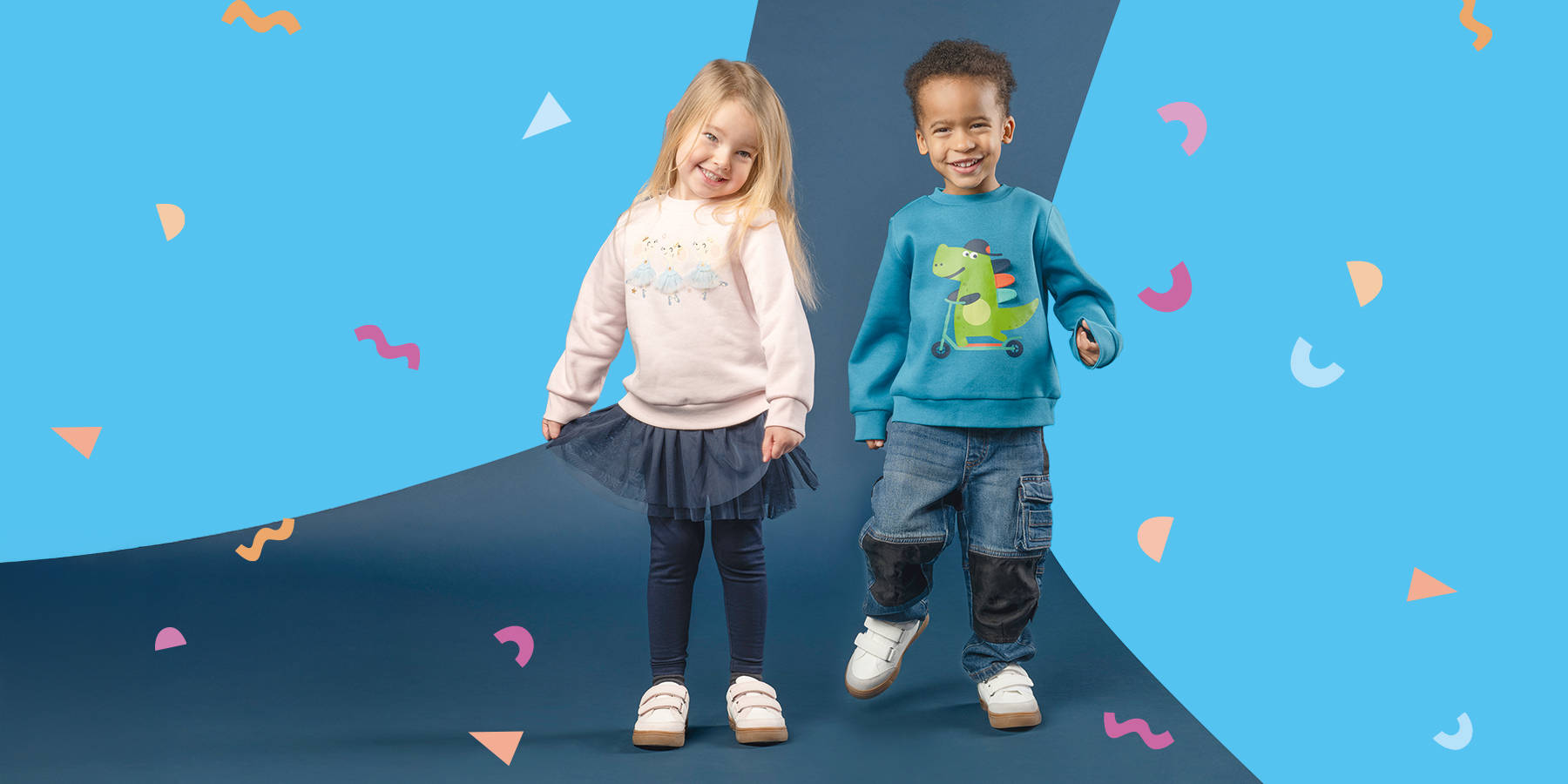 Nasmejana deček in deklica