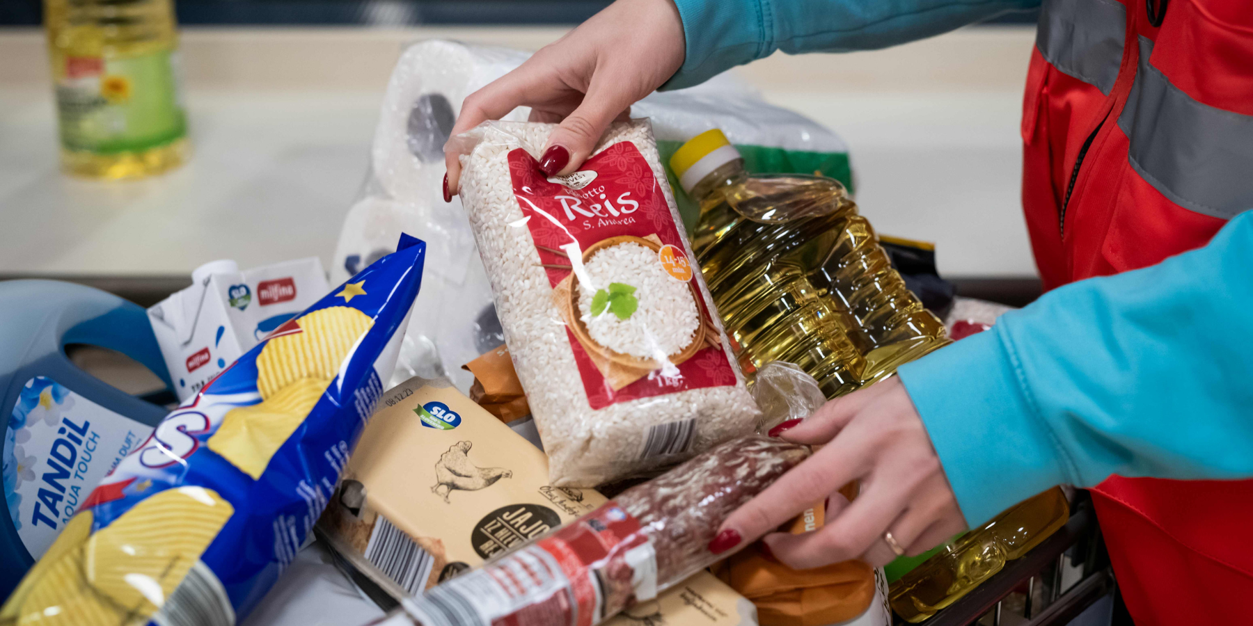 Z zbranimi izdelki bomo polepšali dni ljudem v stiski