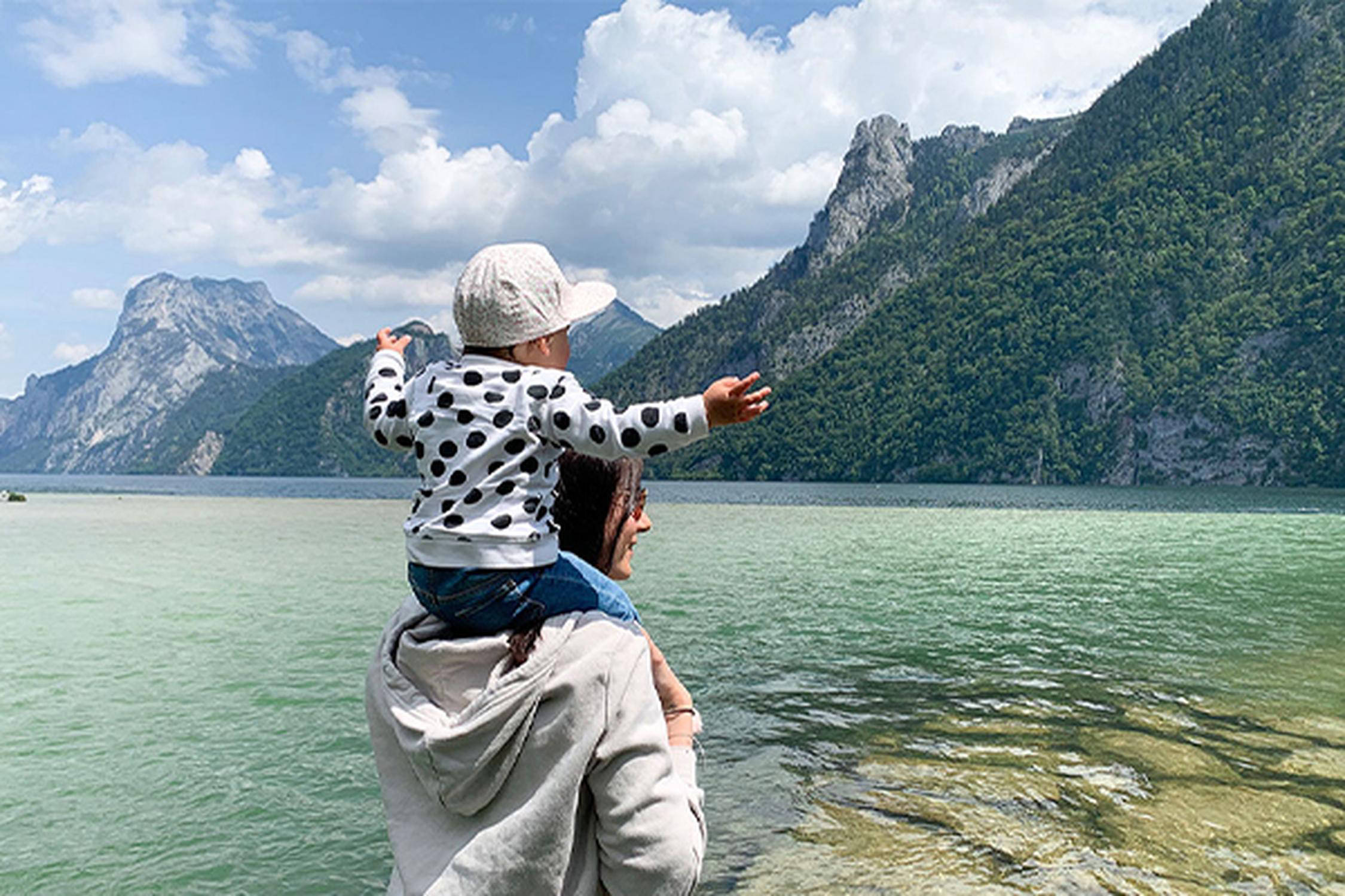 Die Umgebung vor der Tür mit Bergseen und schöner Kulisse macht der ganzen Familie Spaß