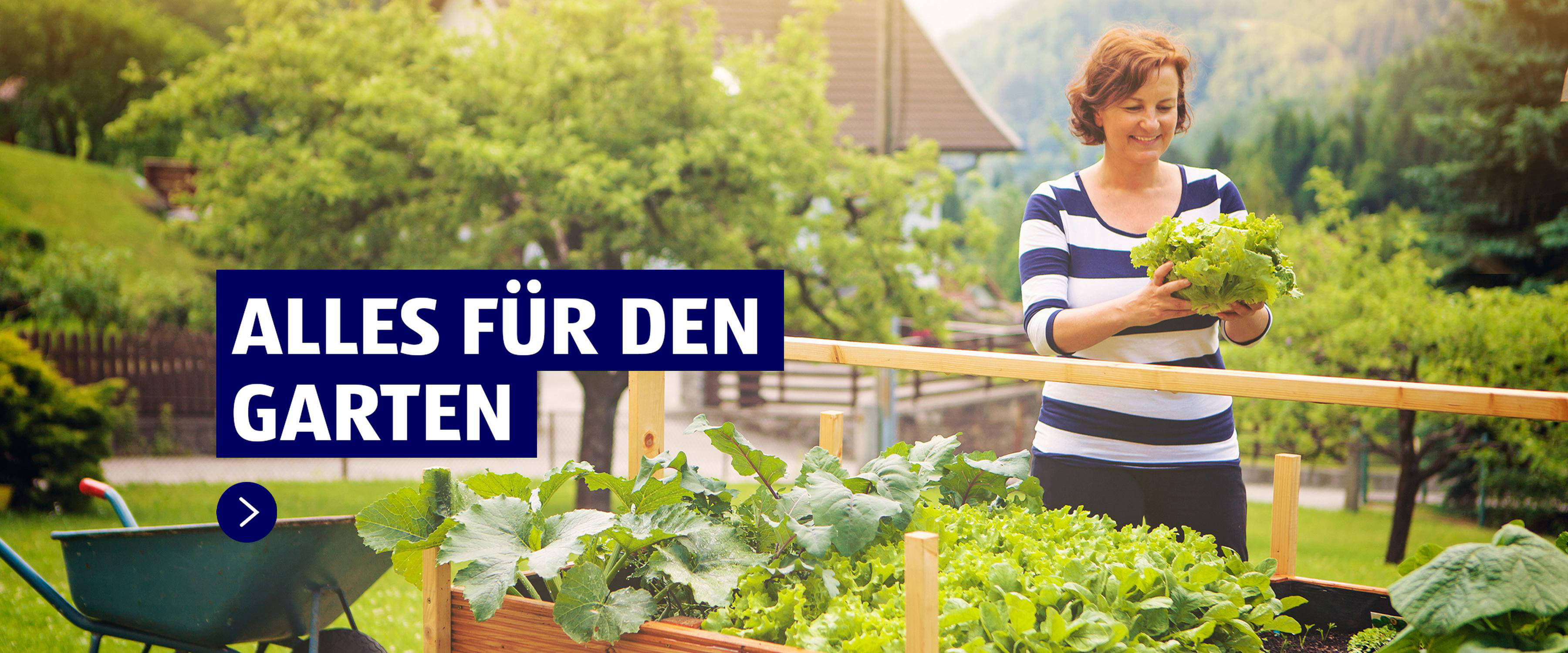 am Bild ist eine Frau zu sehen, die im Garten arbeitet.