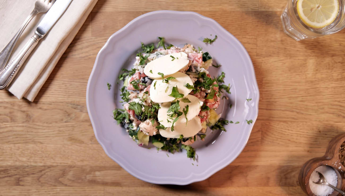 Grillezett csirkesaláta mozzarellával