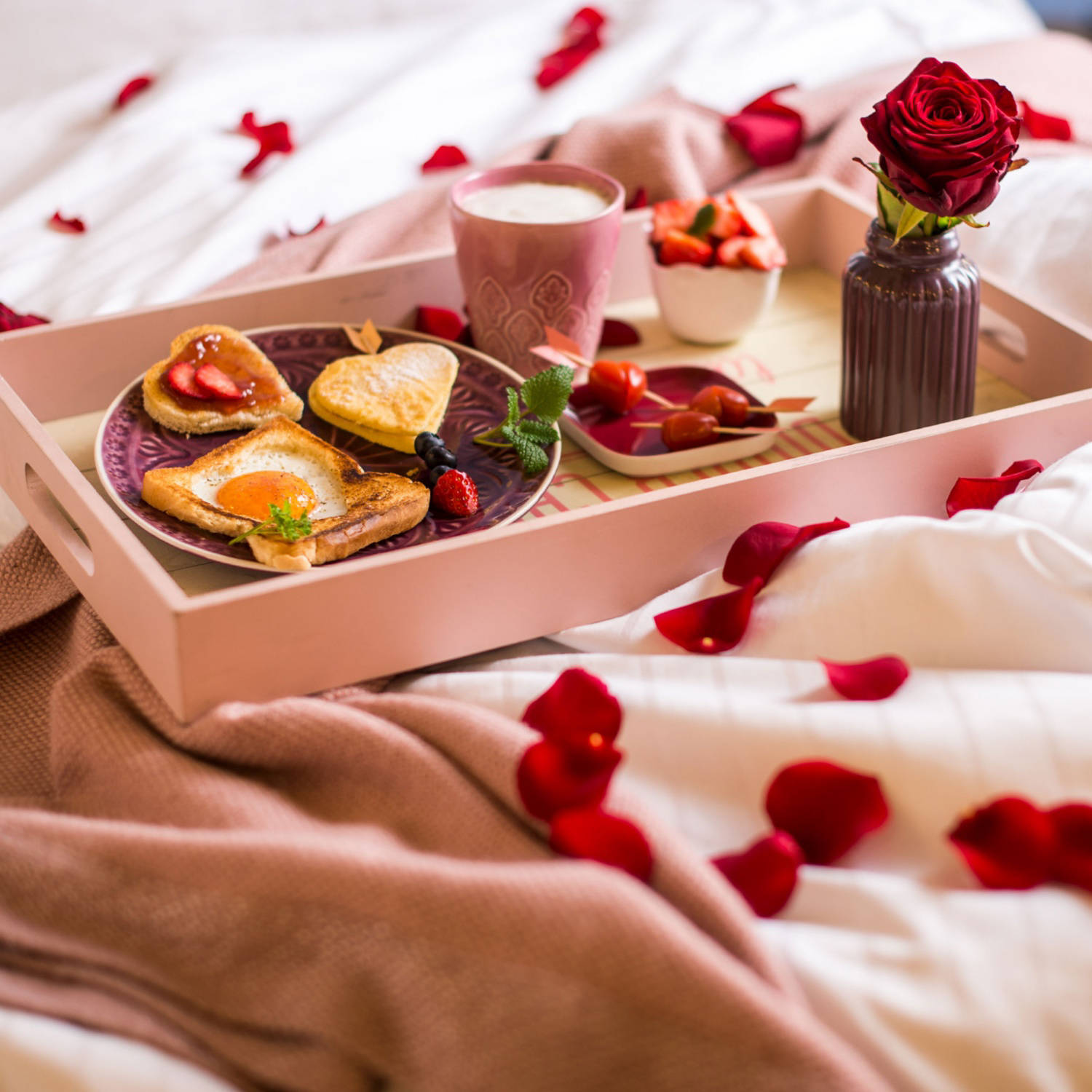 Serviervorschlag: Valentinstags-Frühstück