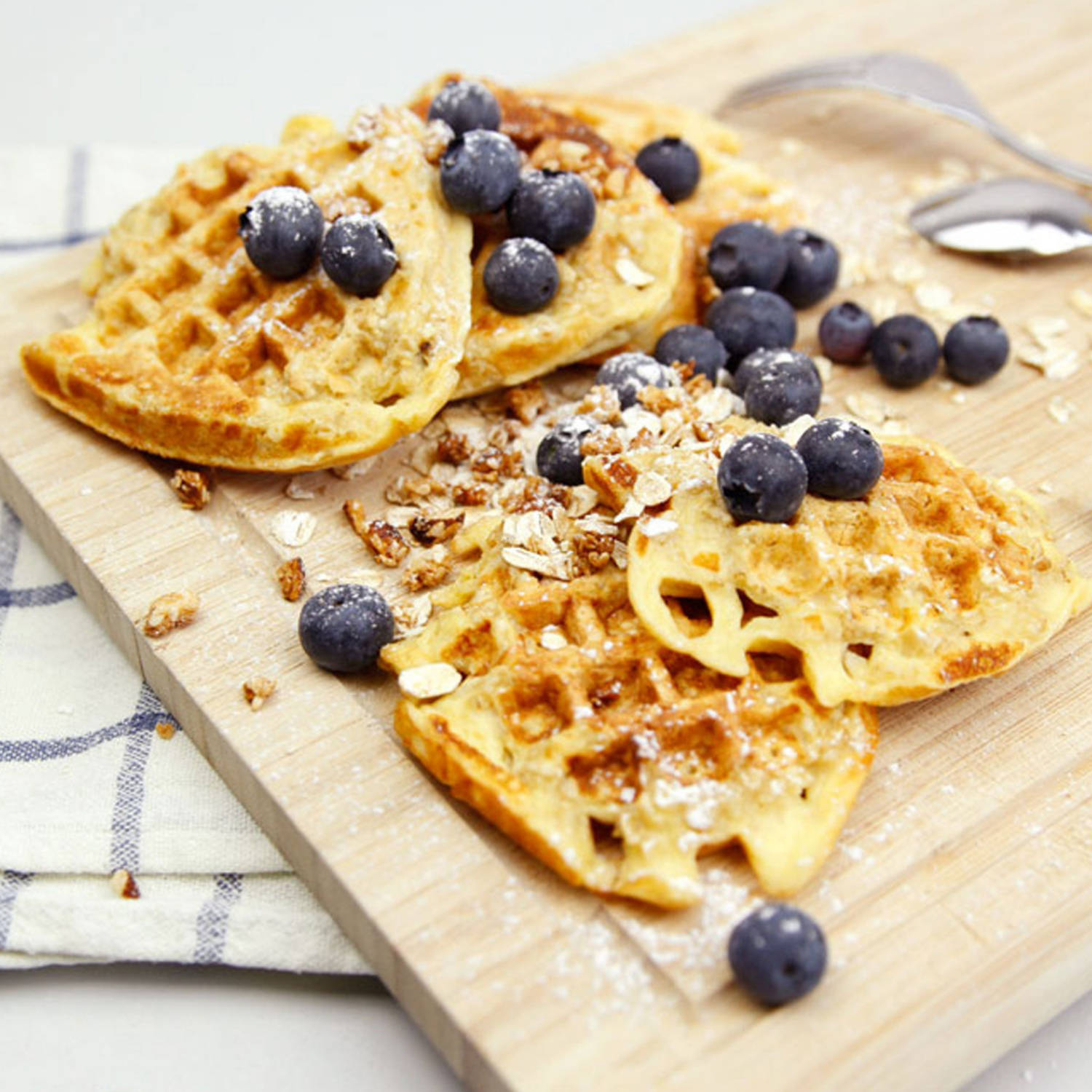 Serviervorschlag: Haferflocken-Waffeln ohne Zucker