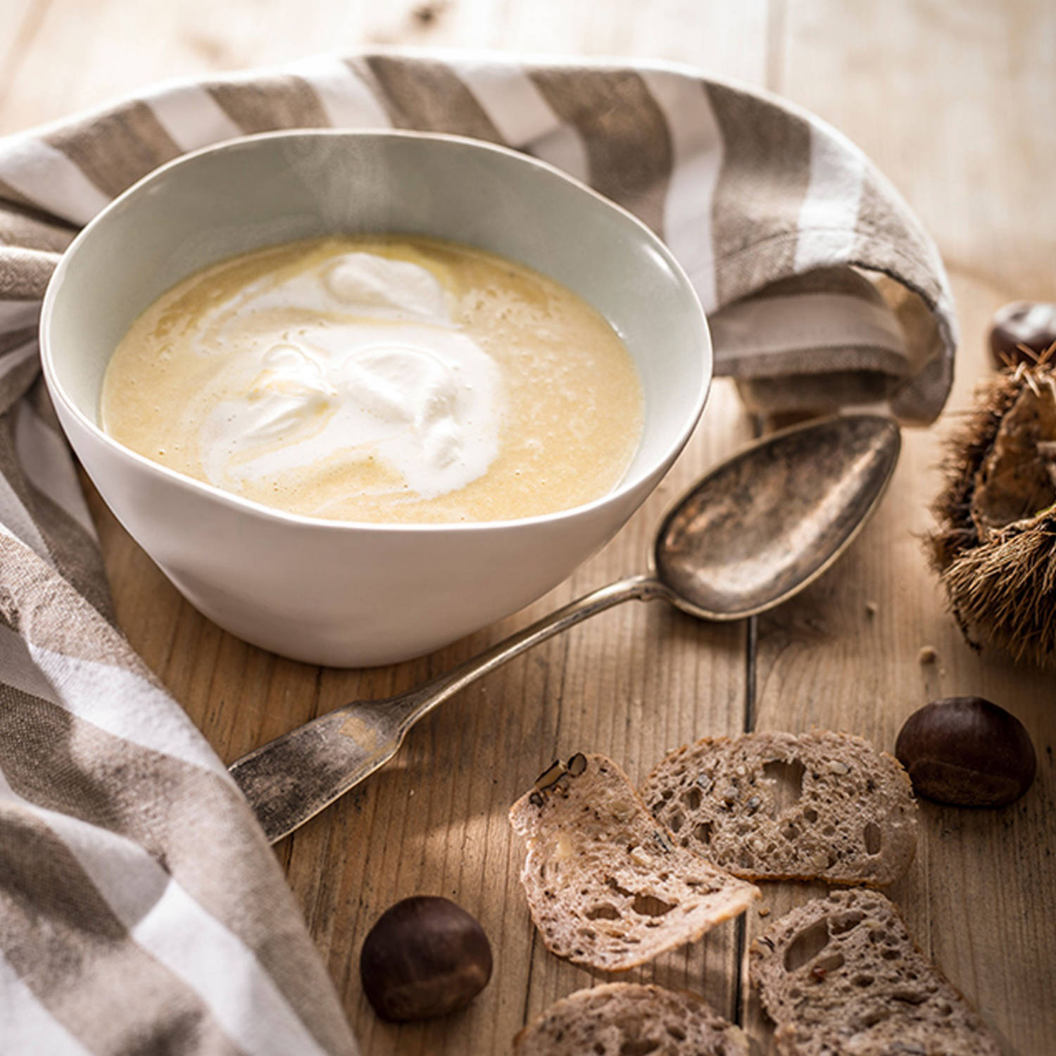 Serviervorschlag: Maroni-Schaumsuppe