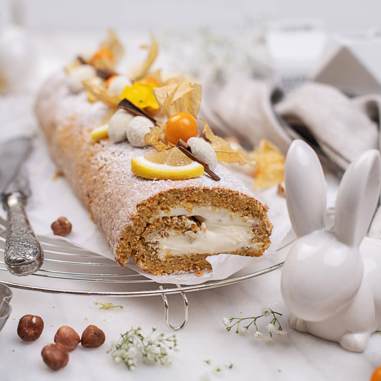 Serviervorschlag: Leichte Karotten Kuchen Roulade