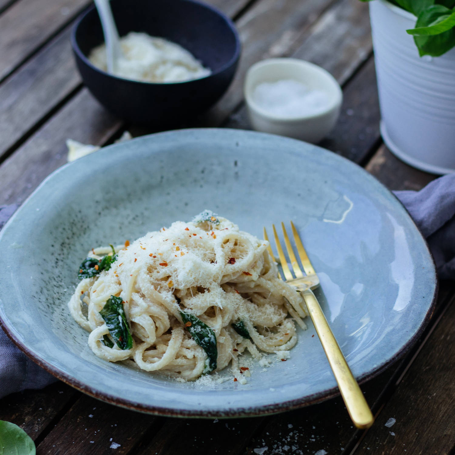 Serviervorschlag: Pasta in cremiger Zitronen-Frischkäse Soße