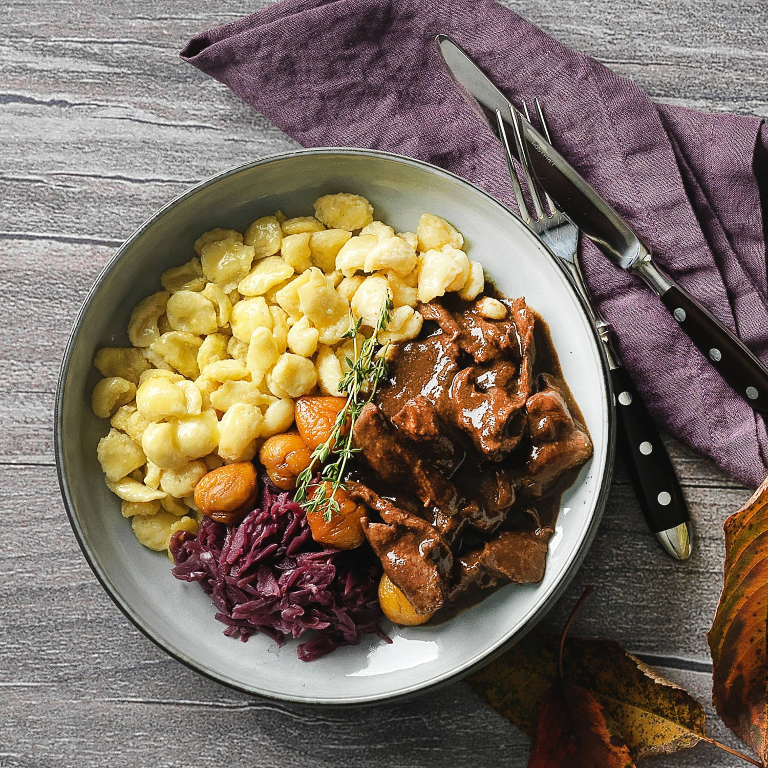 Serviervorschlag: Wild mit herbstlicher Beilage