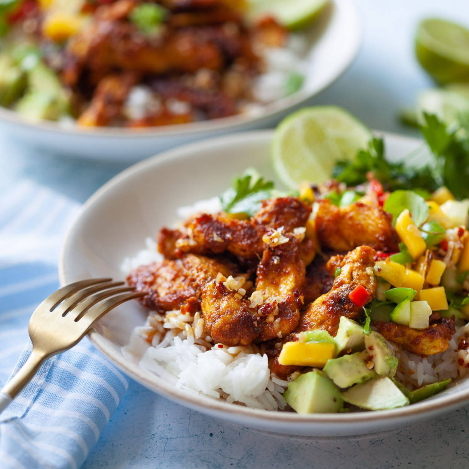 Serviervorschlag: Curry-Hühner-Mango Reis Bowl