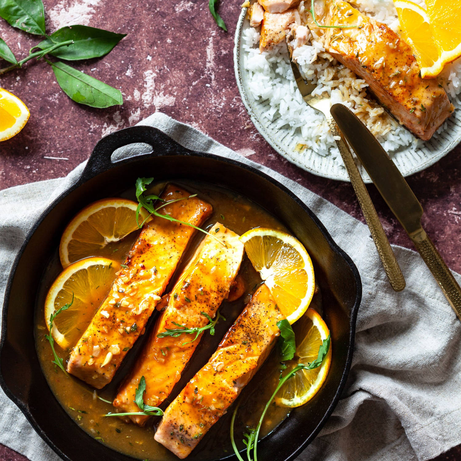 Serviervorschlag: Lachsfilet in Orangensauce