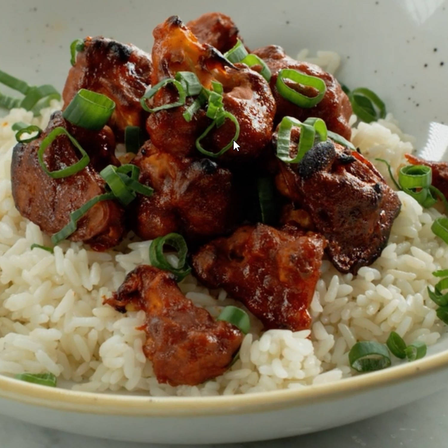 Serviervorschlag: Vegane Karfiol-Wings