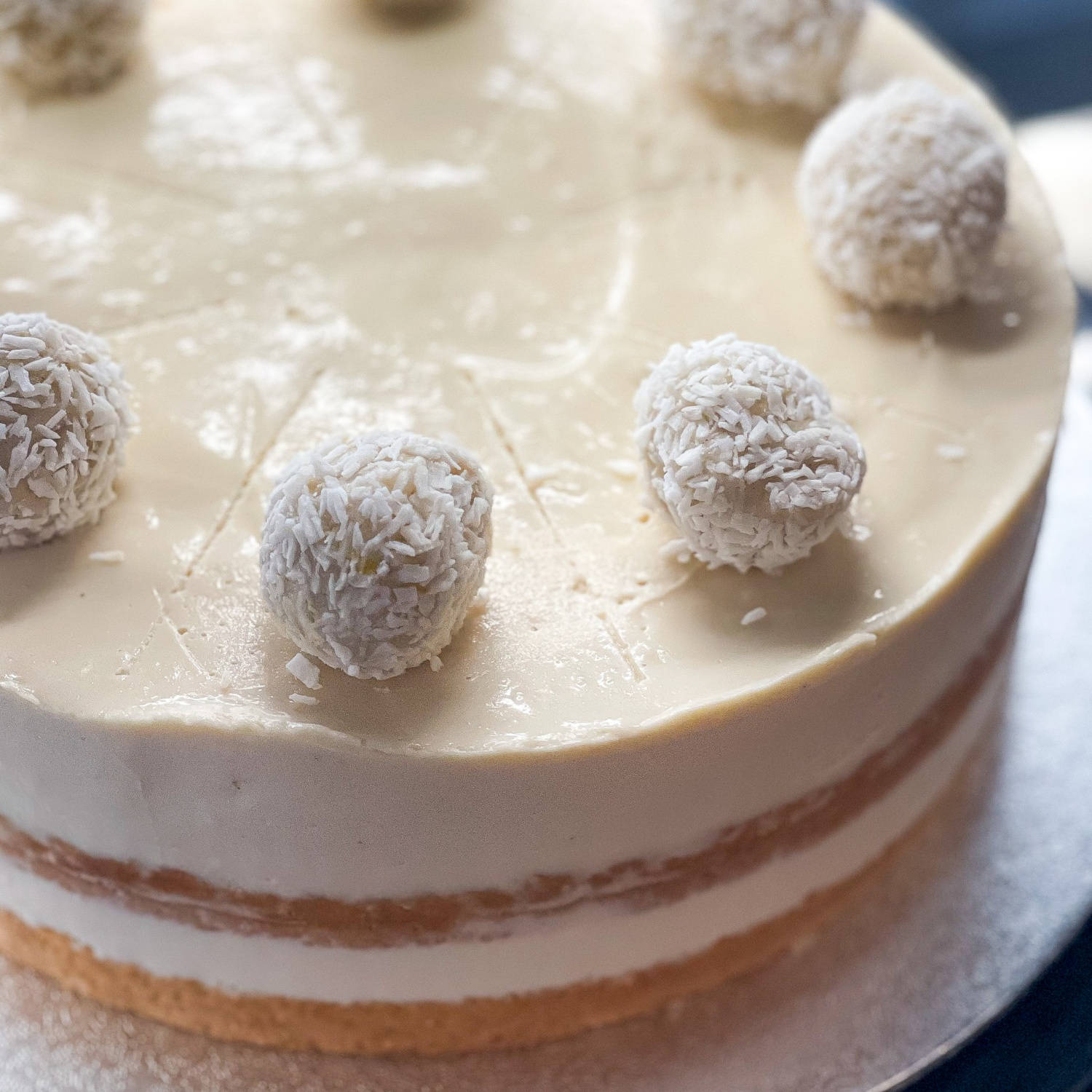 Serviervorschlag: Verführerische Raffaello-Torte