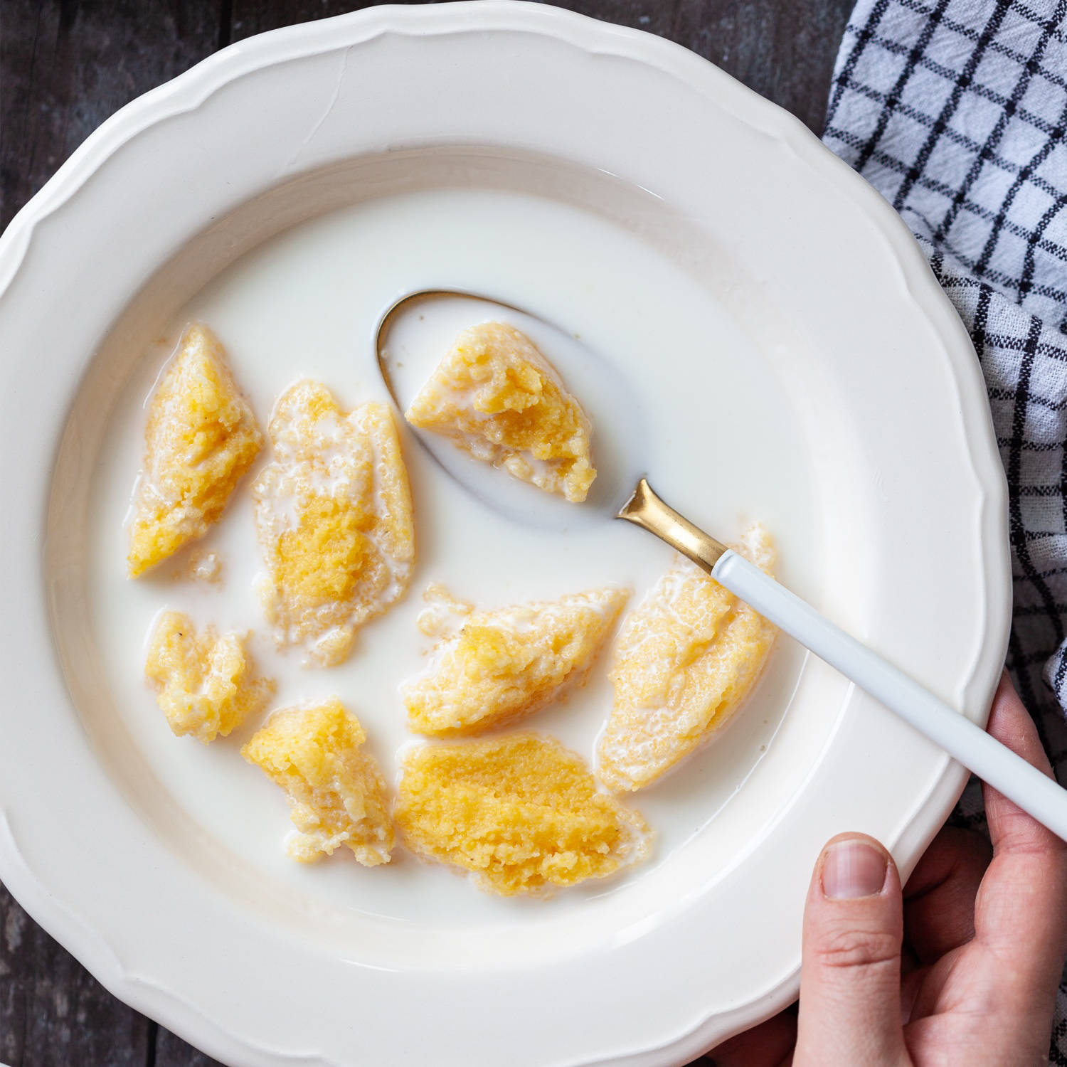 Cremige Polenta mit Joghurt