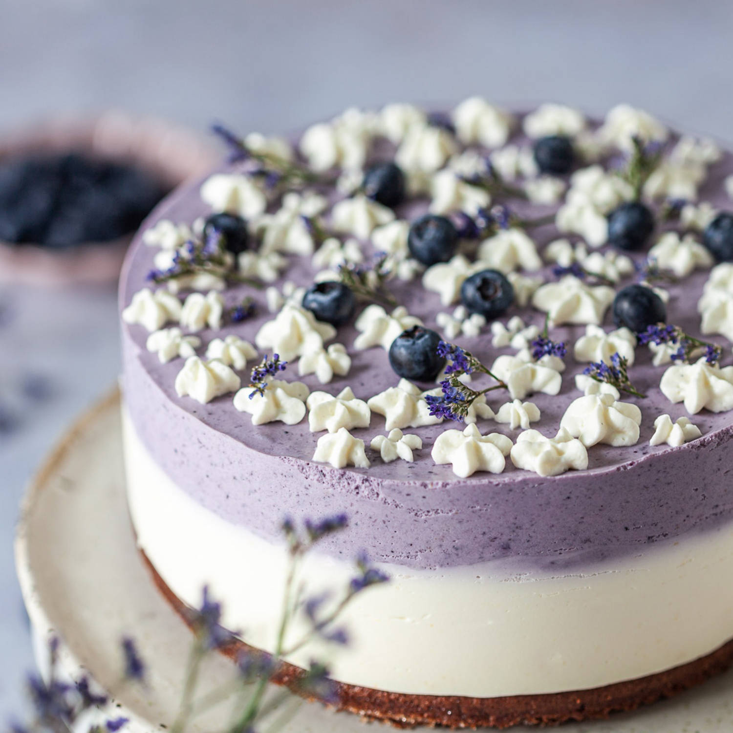 Serviervorschlag: Heidelbeer-Mascarpone-Torte