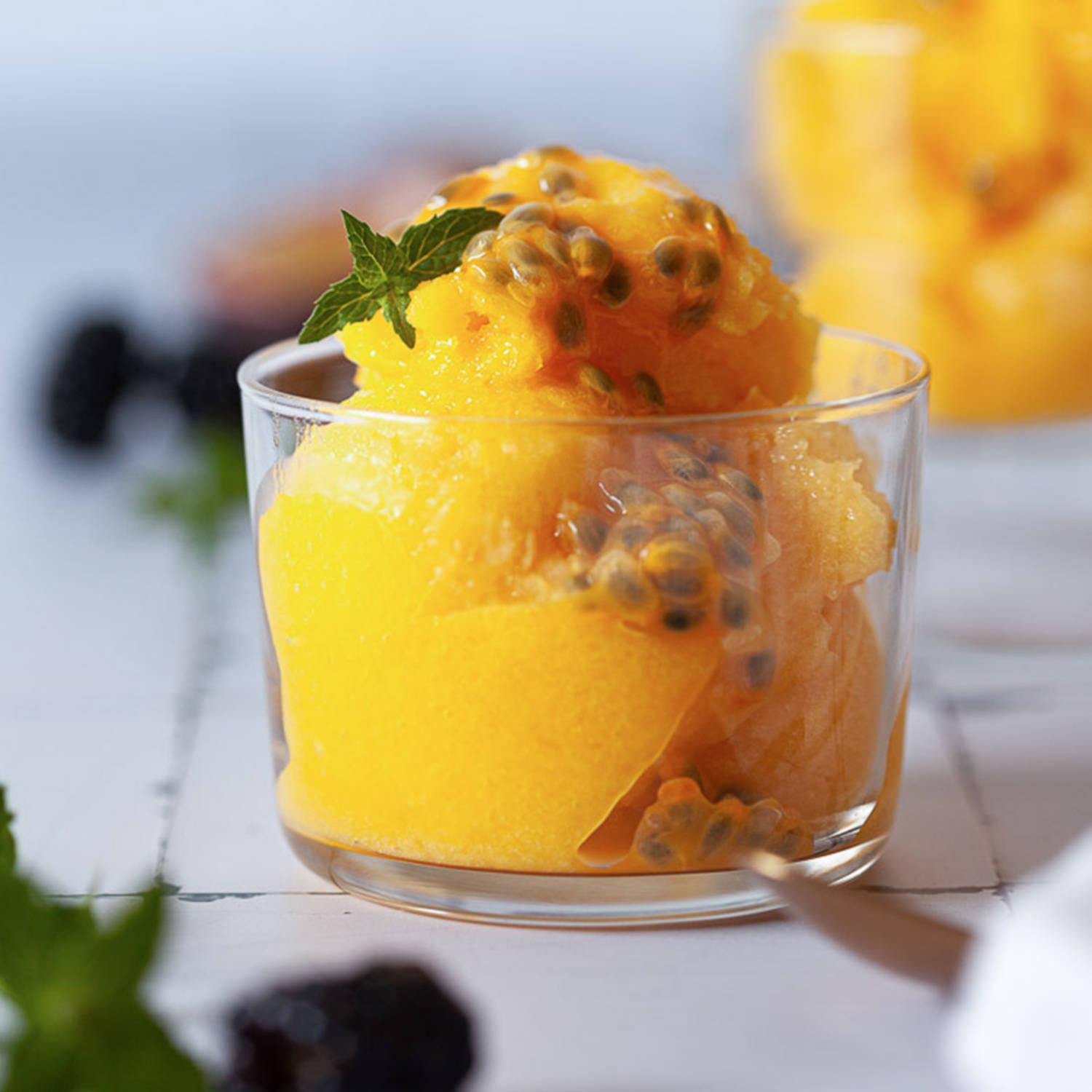 Serviervorschlag: Schnelles Mango-Passionsfrucht-Sorbet