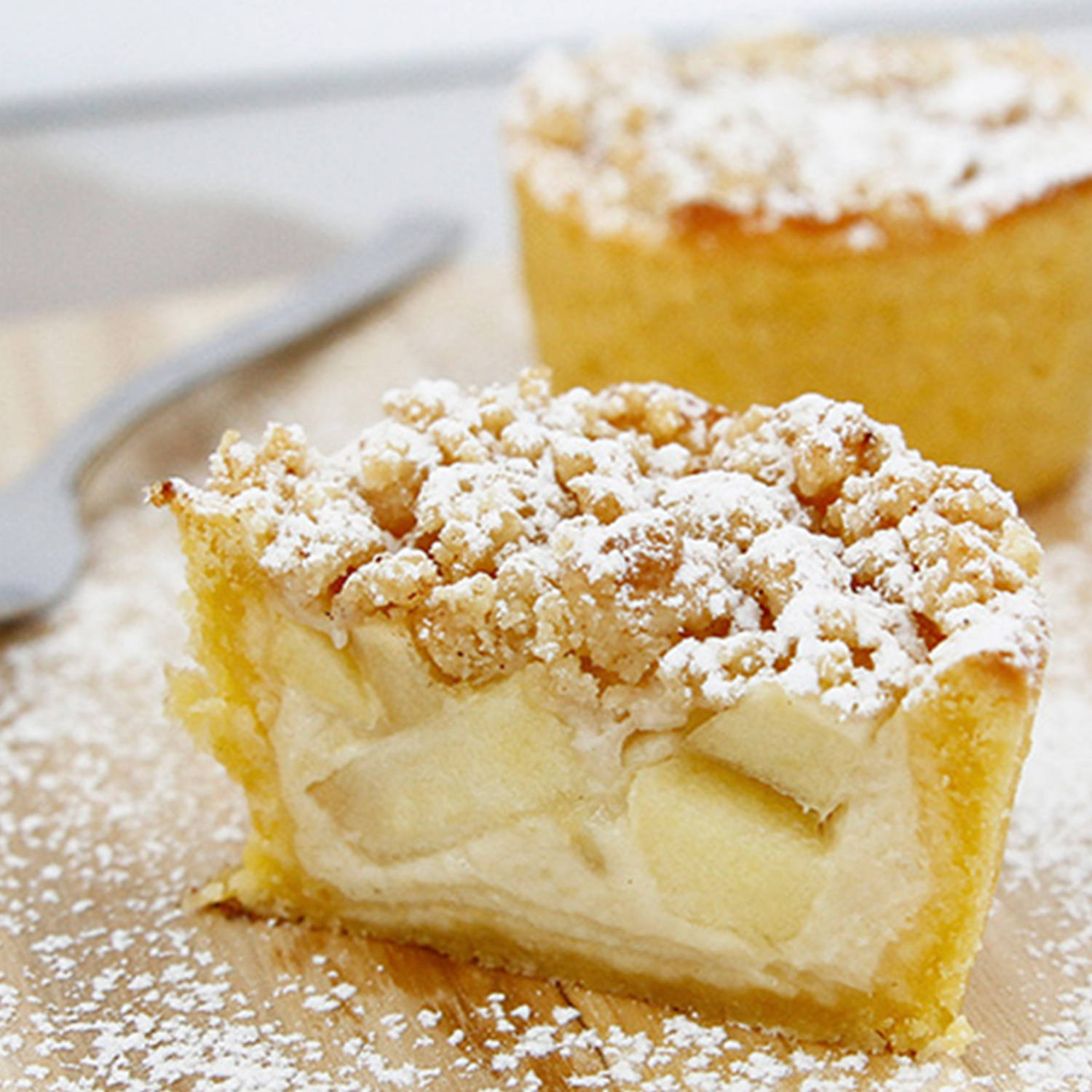Serviervorschlag: Apfel-Vanille-Streusel-Muffins