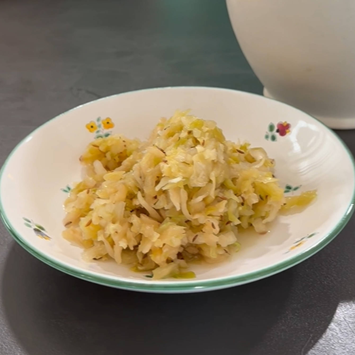 Serviervorschlag: Selbstgemachtes Sauerkraut