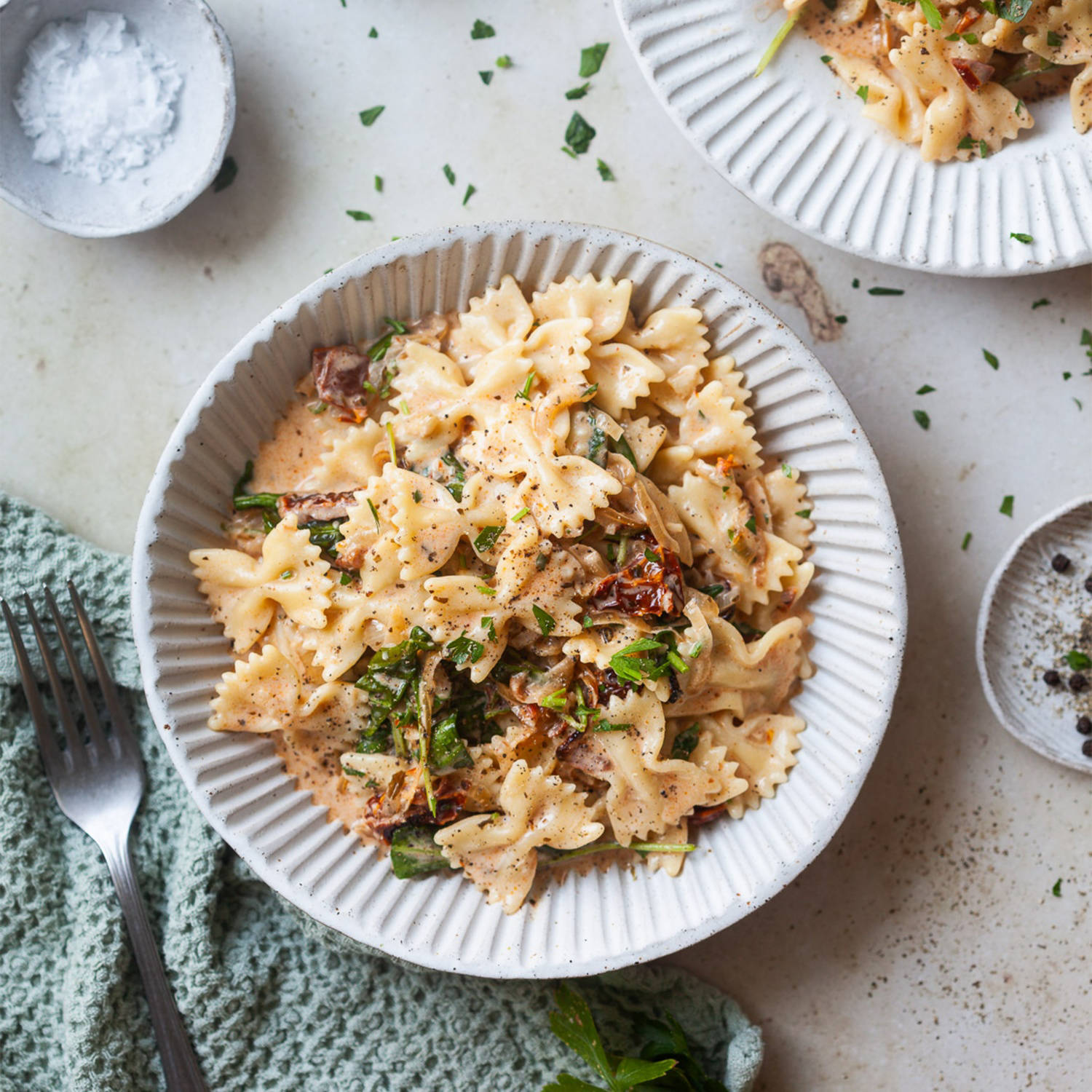 Serviervorschlag: Gebackene Karamellisierte Zwiebel-Pasta