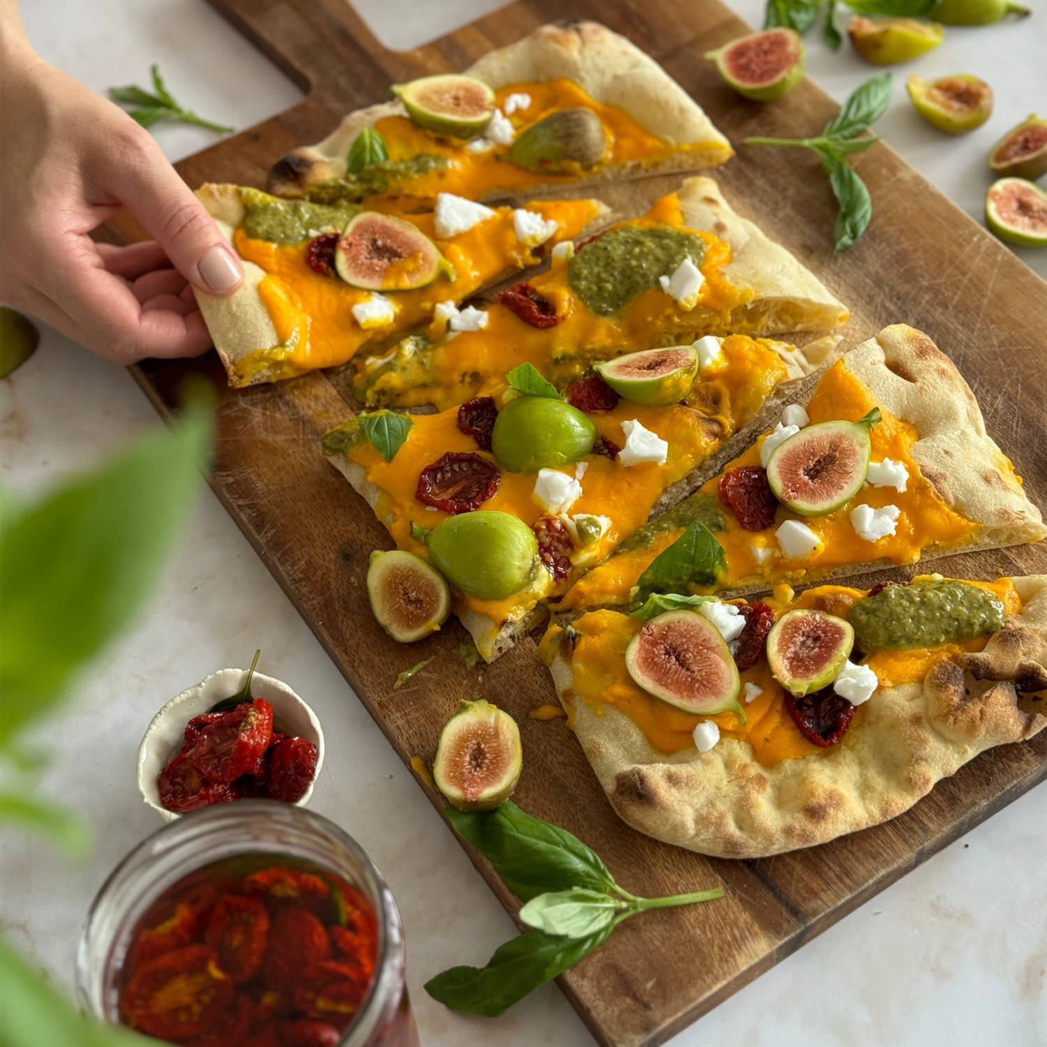 Serviervorschlag: Pinsa mit Kürbiscreme