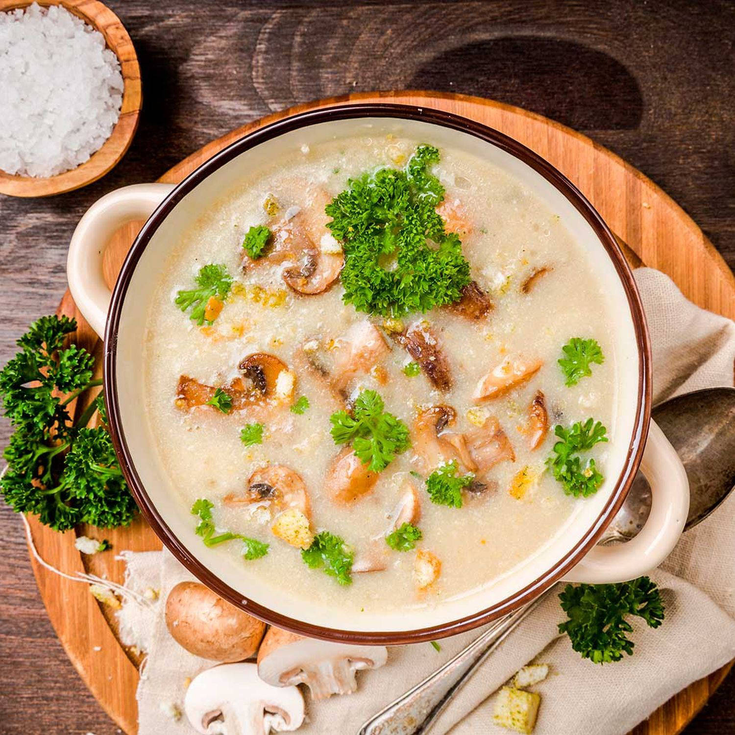 Serviervorschlag: Champignoncremesuppe