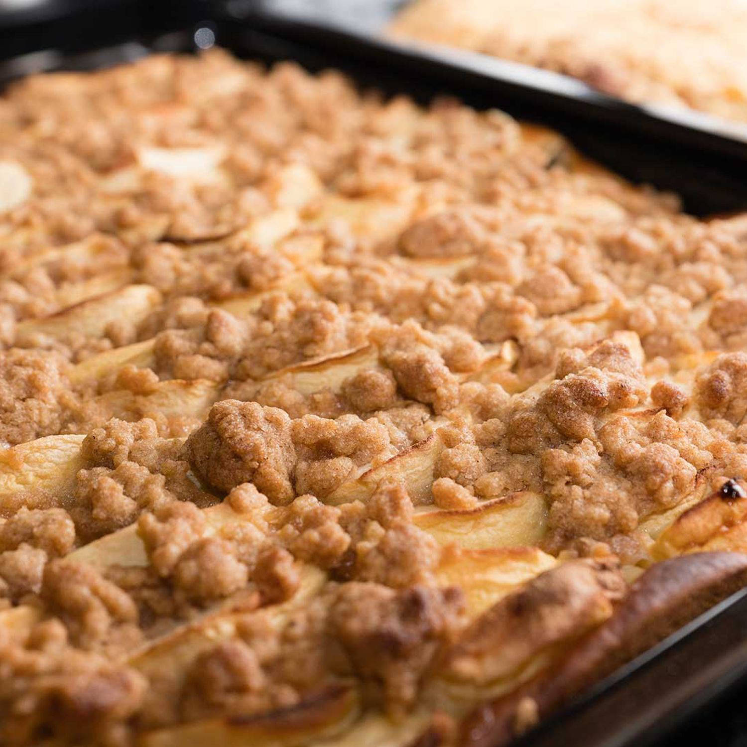 Serviervorschlag: Apfelkuchen vom Blech
