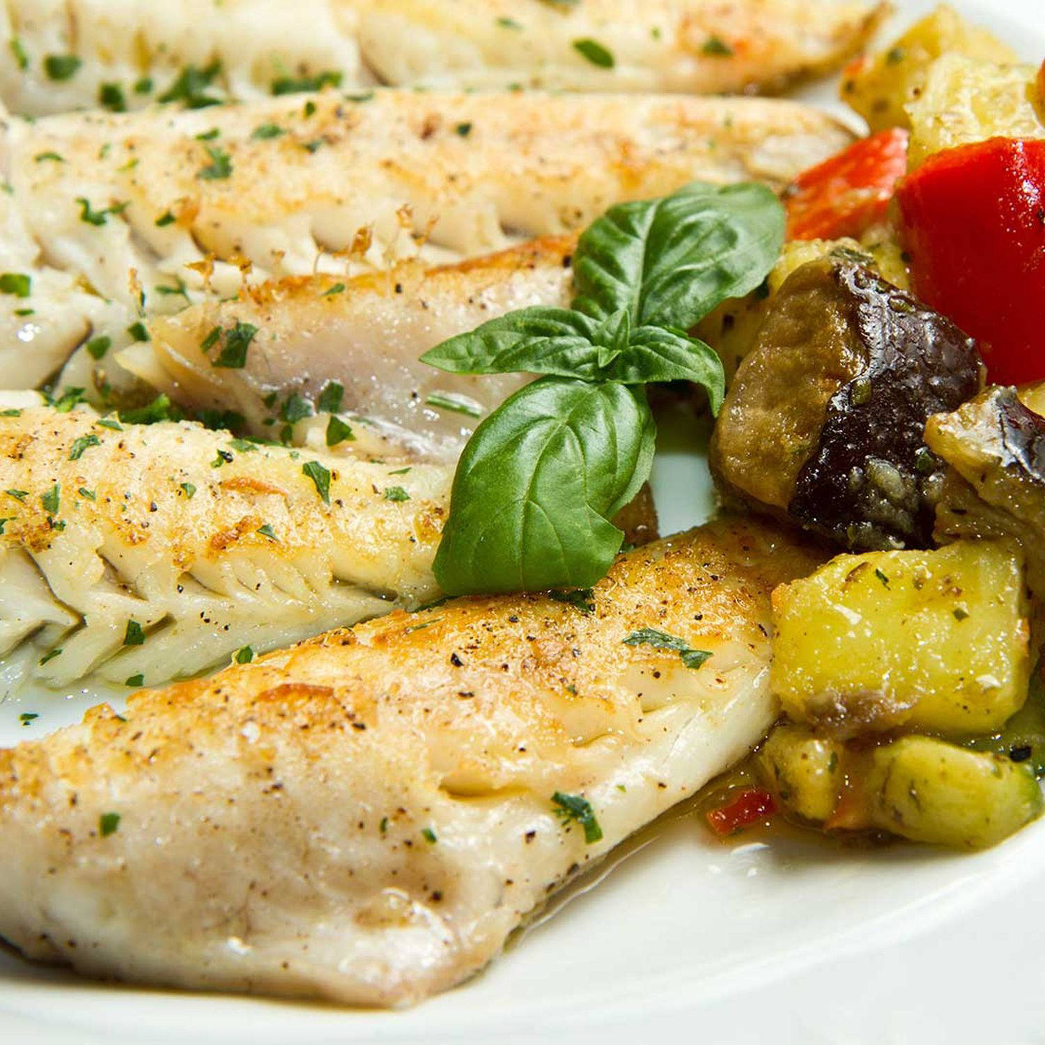 Gegrillte Schollenfilets mit Melanzani und Rotem Rübenreis