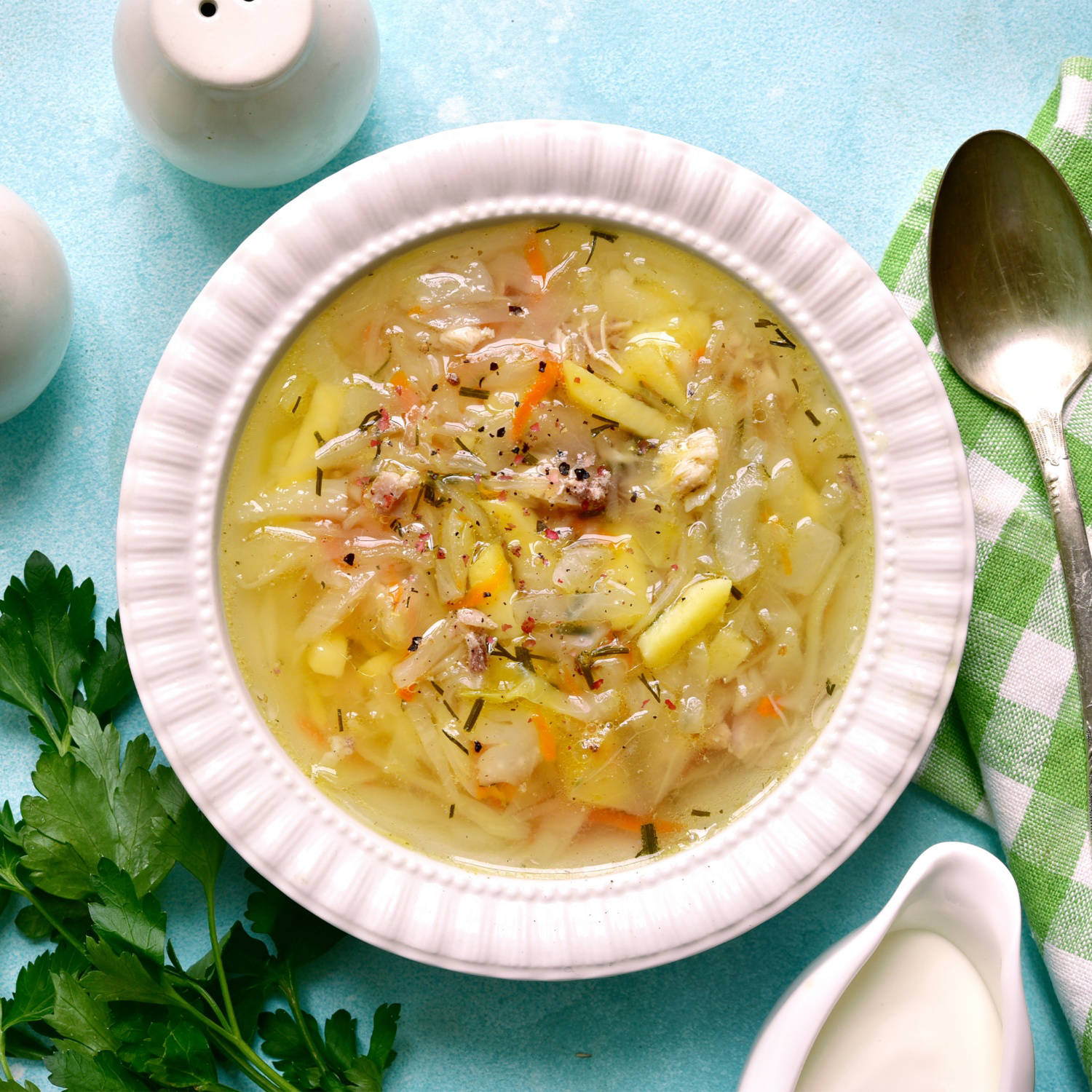Serviervorschlag: Hühner-Krautsuppe