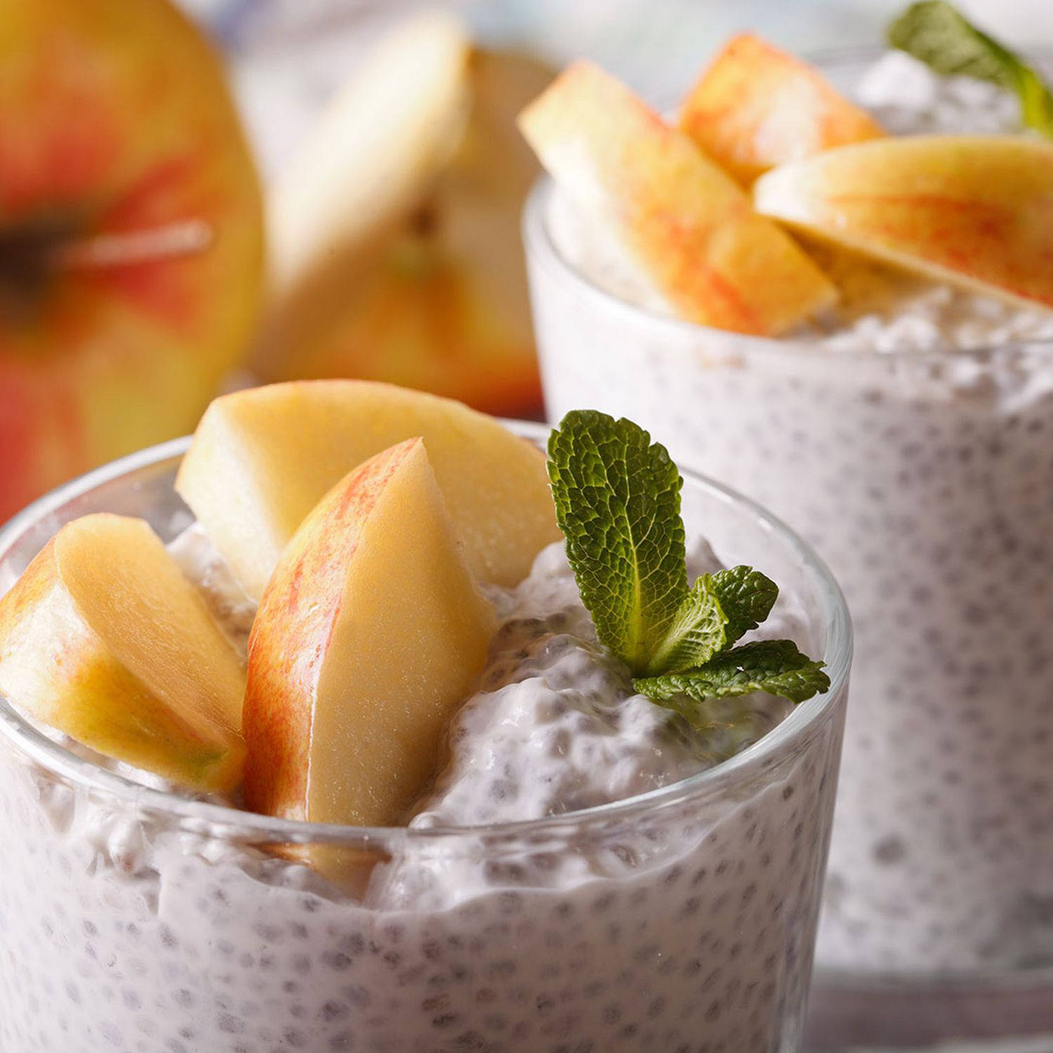 Serviervorschlag: Chia-Samen-Pudding mit Apfeltopping