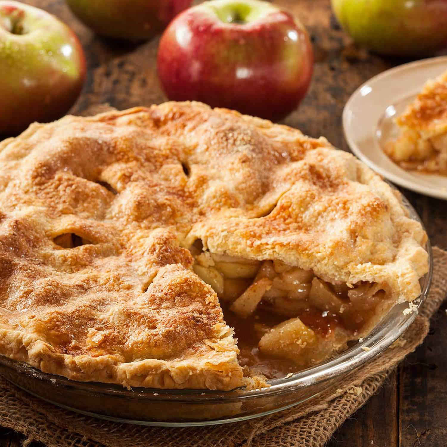 Serviervorschlag: Gedeckter Apfelkuchen