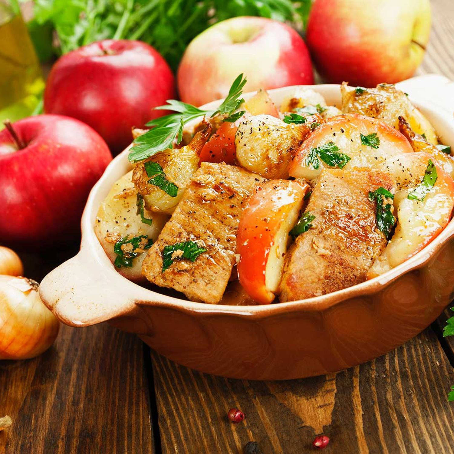 Serviervorschlag: Hühnerfilet mit karamellisierten Äpfeln