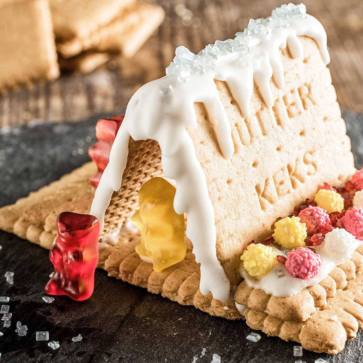 Serviervorschlag: Kleine Butterkeks-Häuschen