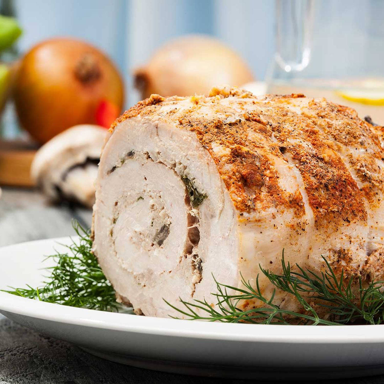 Serviervorschlag: Schweinsroulade mit Kürbiskraut