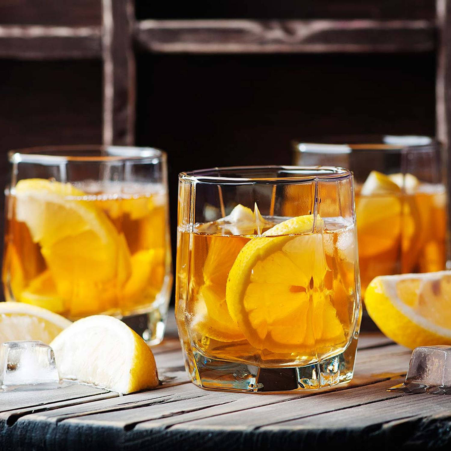 Serviervorschlag: Rum-Gin-Lemon Fizz