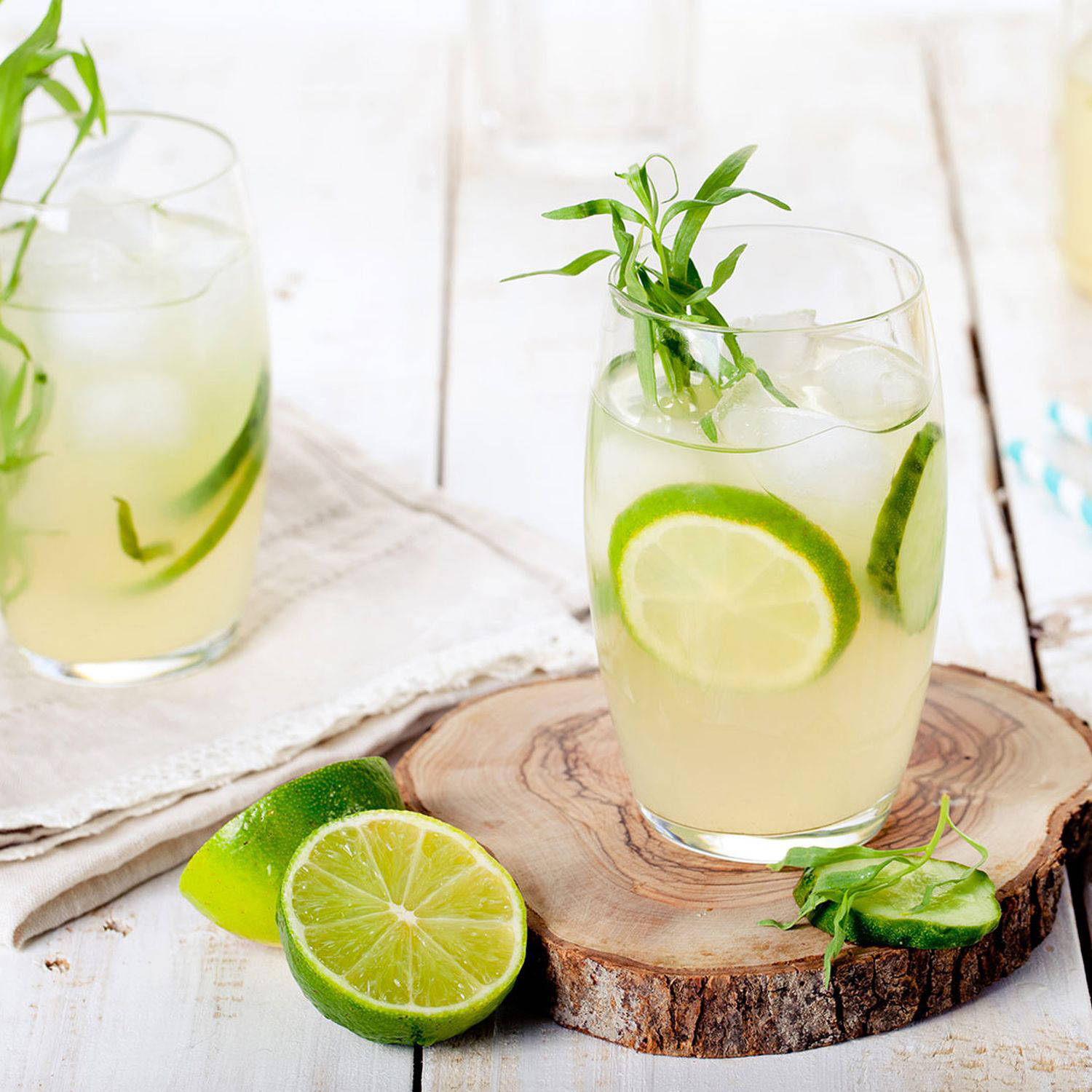 Gurken-Gin Cocktail mit frischer Minze und Ingwer
