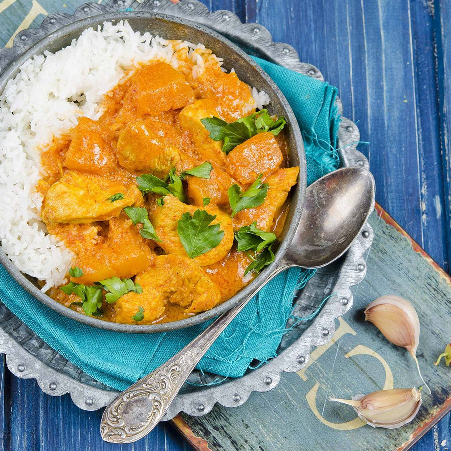 Serviervorschlag: Kürbis-Hühner-Curry mit Basmatireis