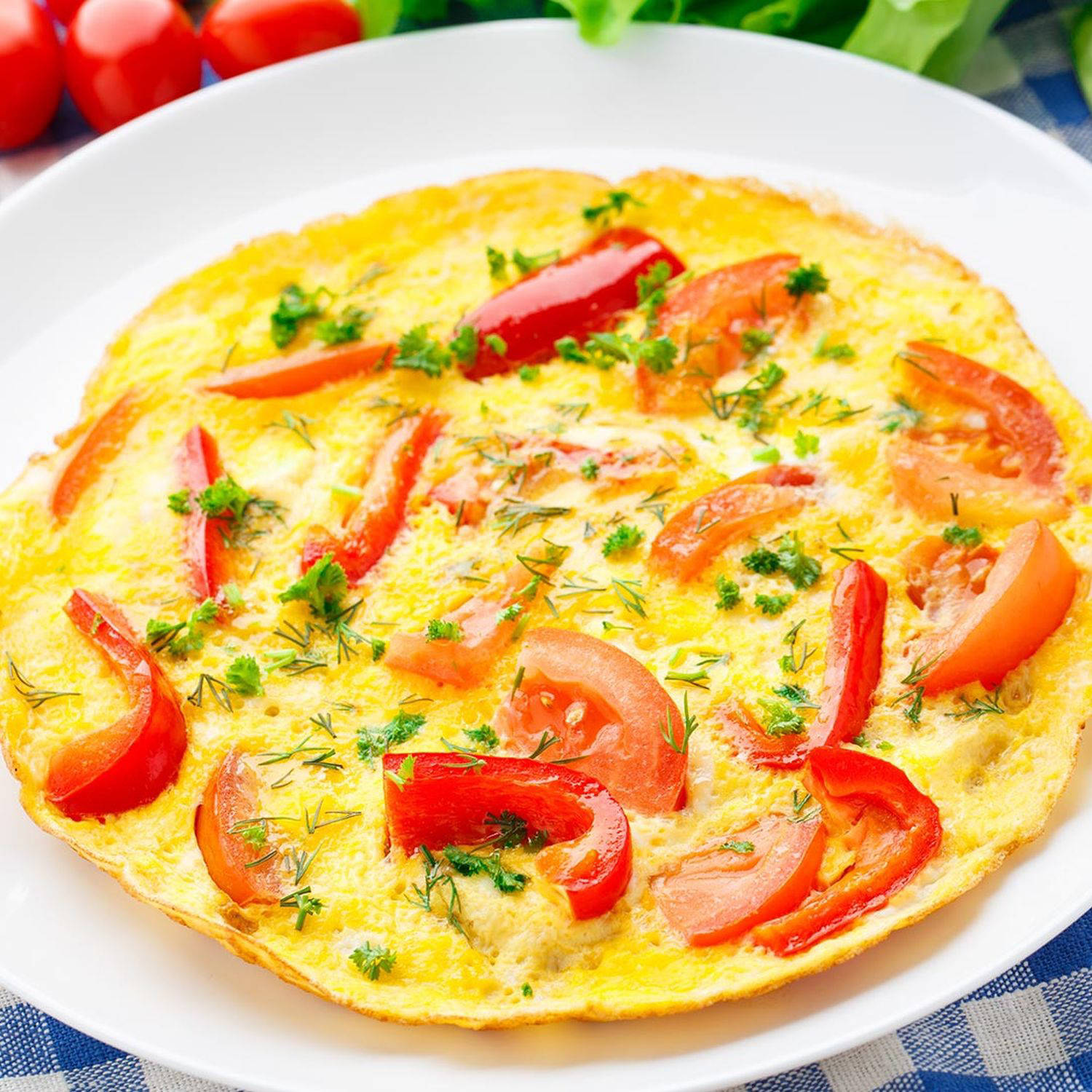Serviervorschlag: Omelett mit Paprika und Käse