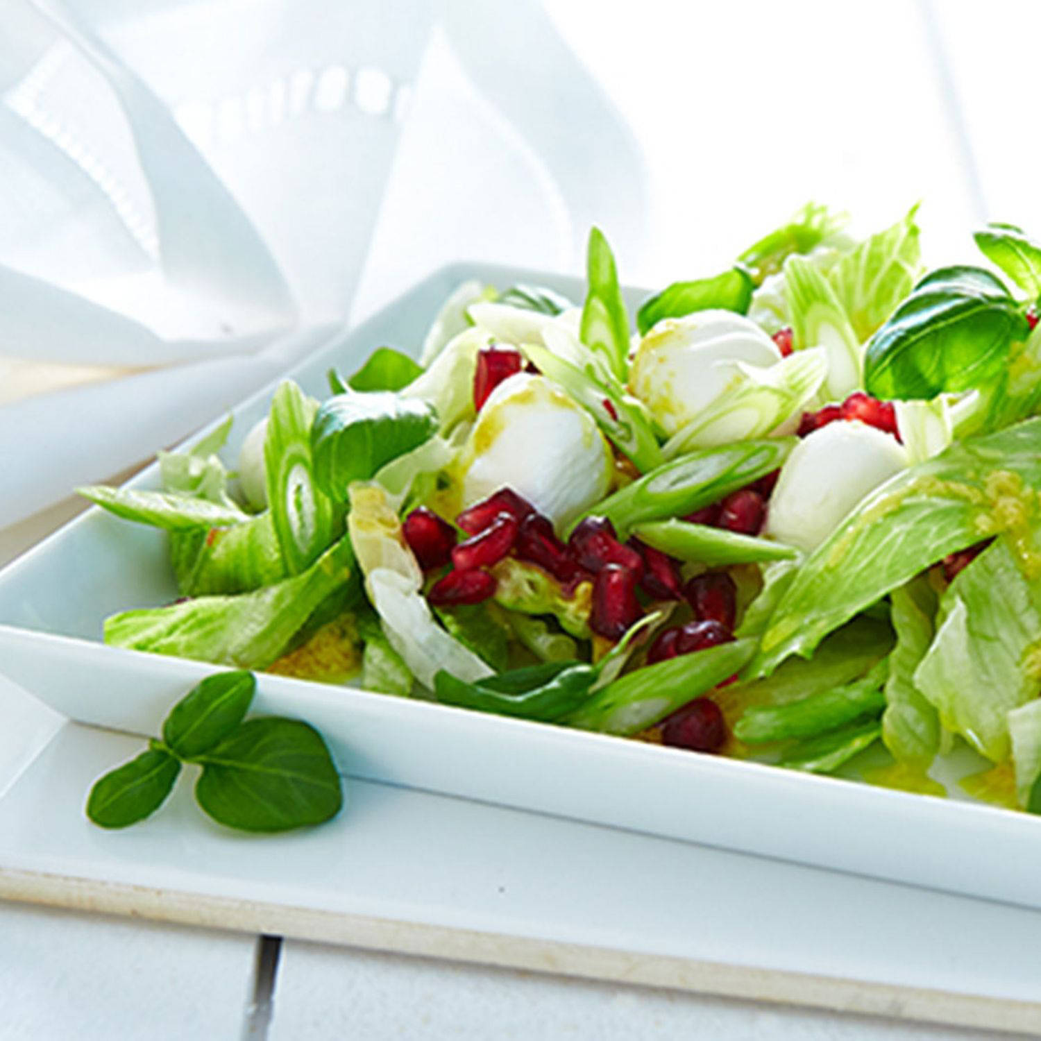 Eisbergsalat mit Granatapfel