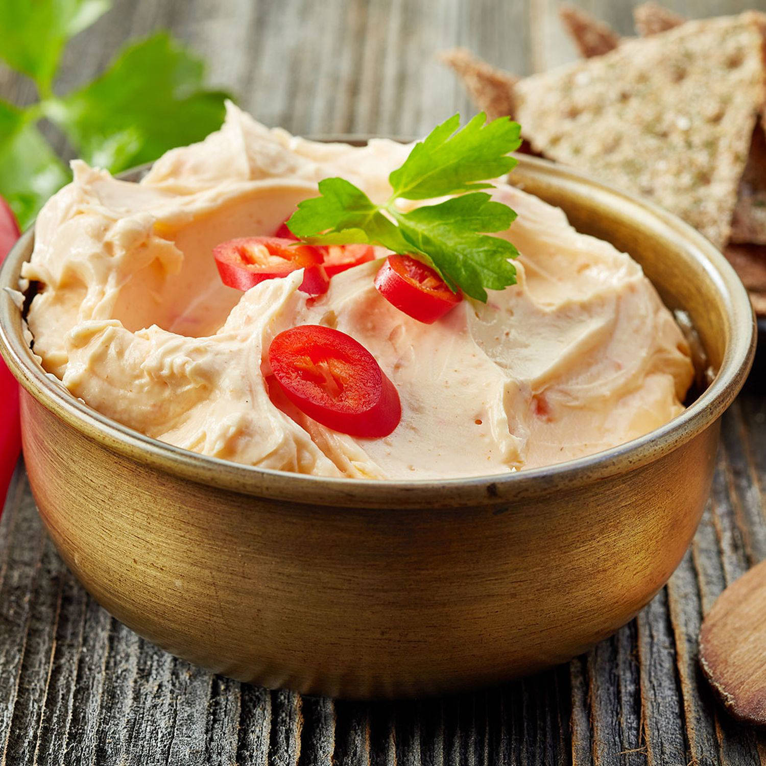 Serviervorschlag: Chili-Frischkäse-Dip