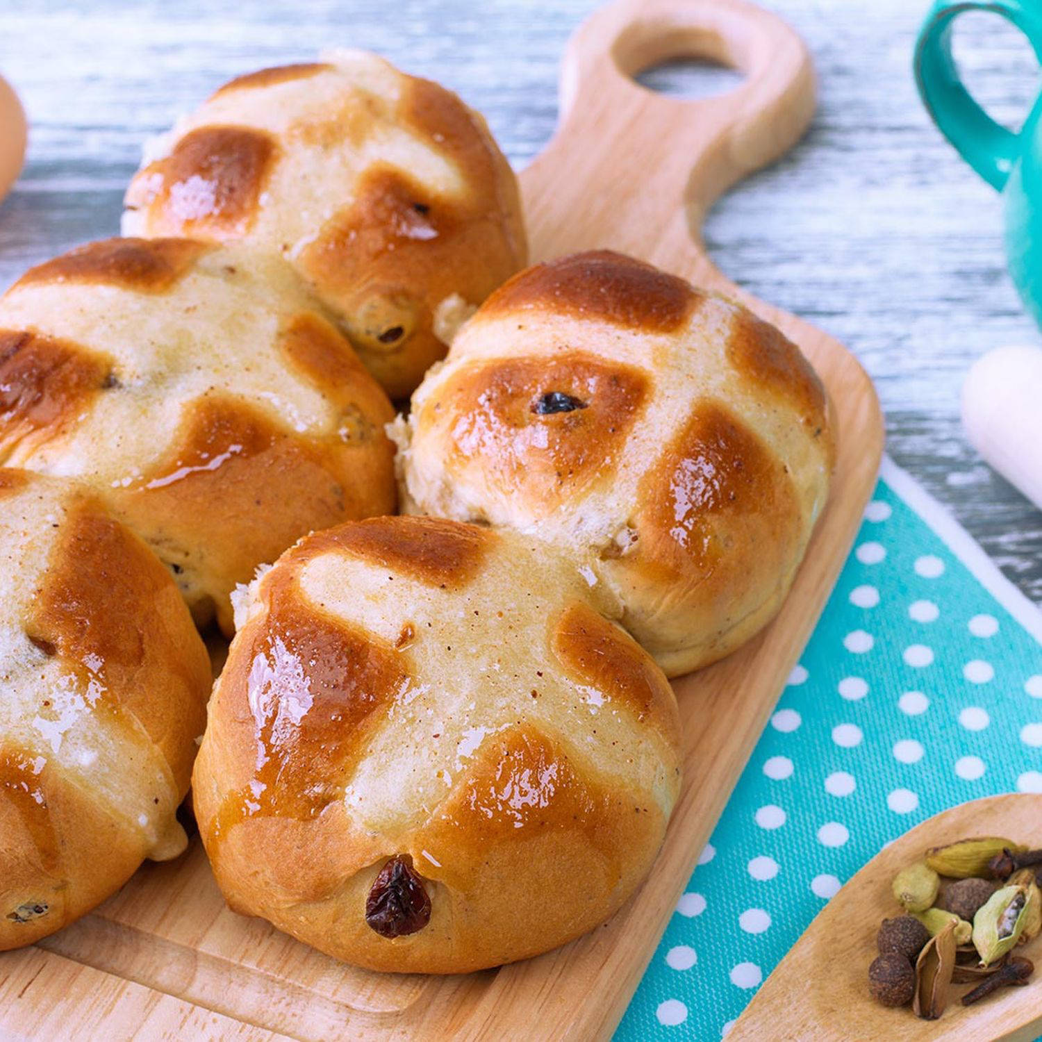 Serviervorschlag: Osterbrötchen