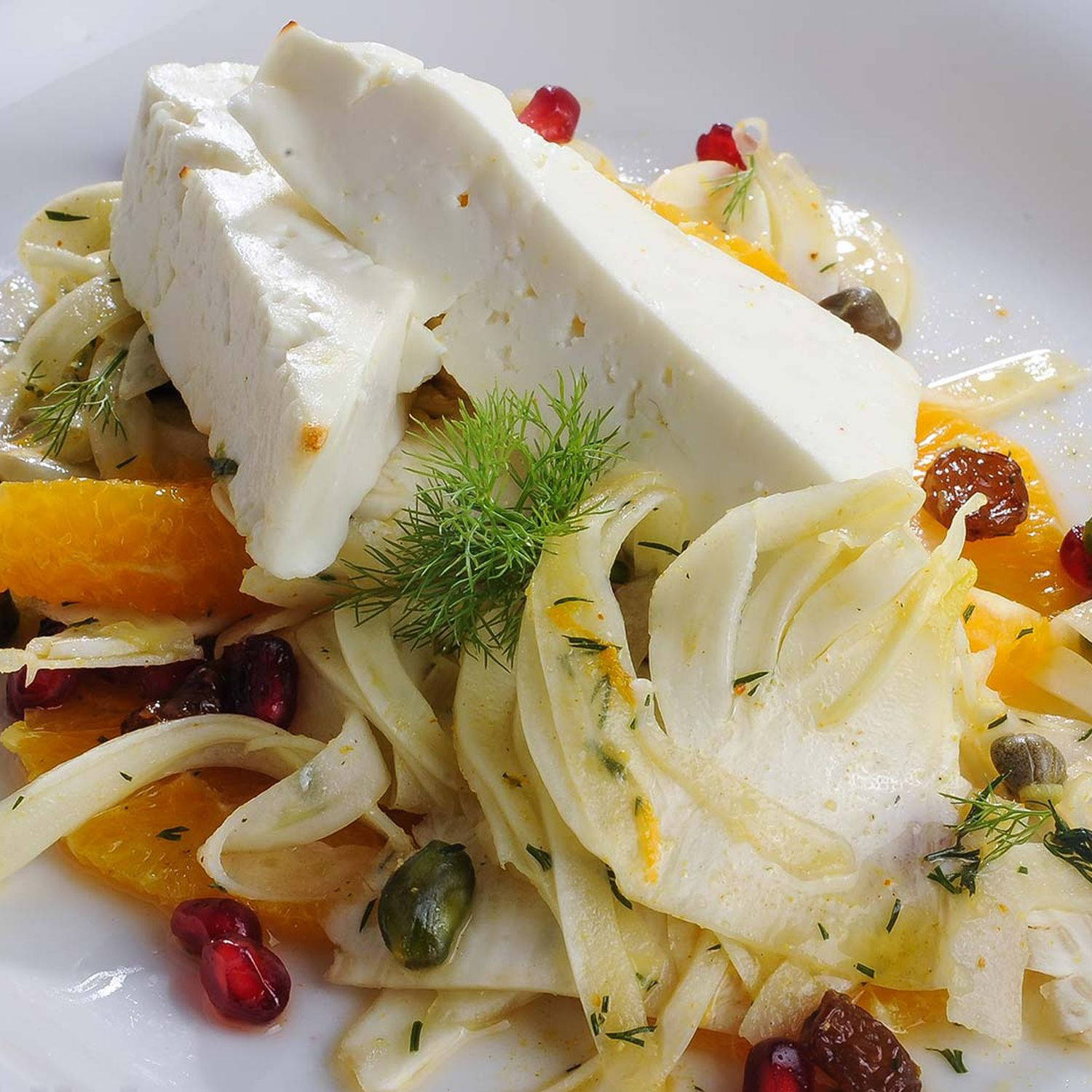 Serviervorschlag: Feta auf Orangen-Fenchel-Salat