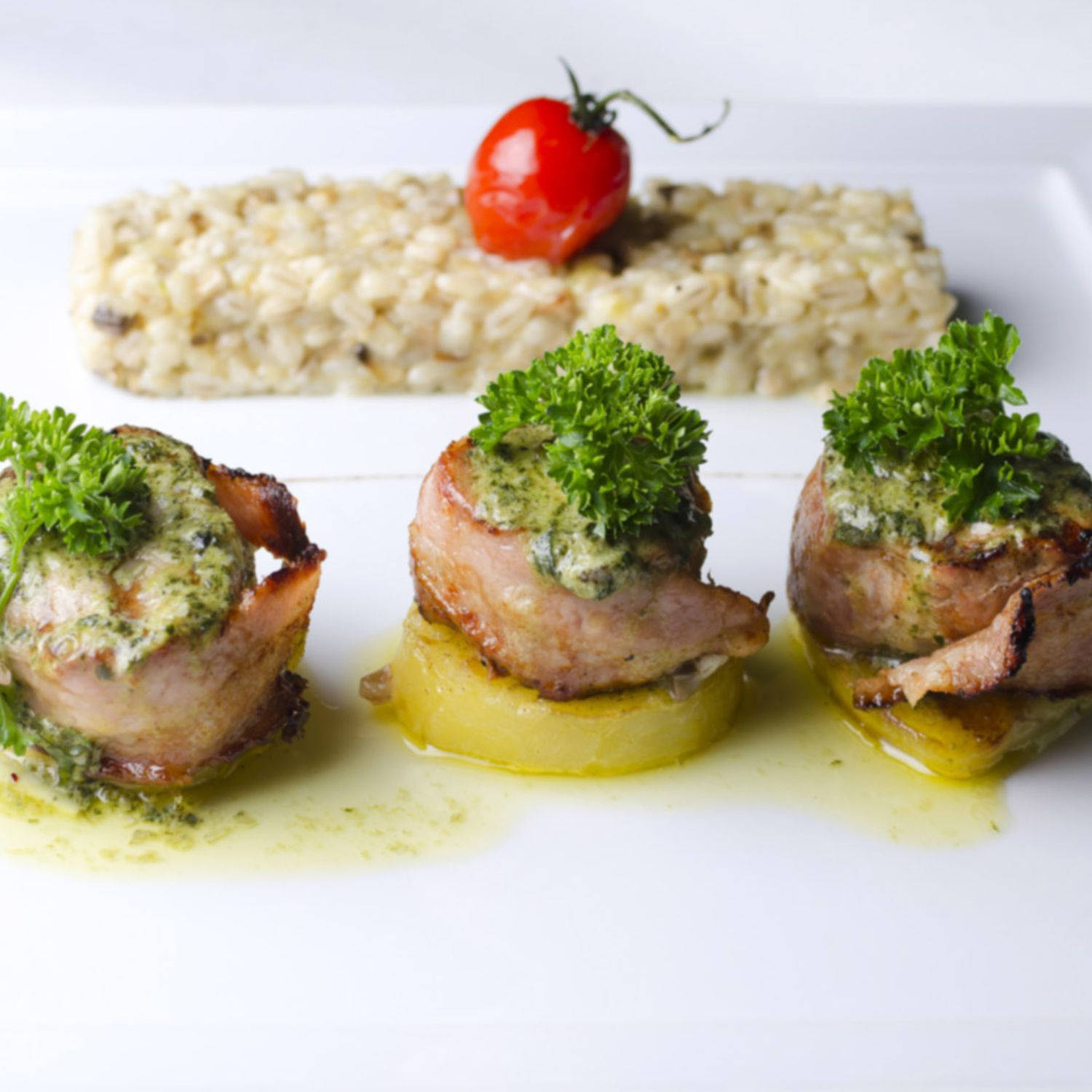 Serviervorschlag: Schweinslungenbraten mit Kräuterbutter