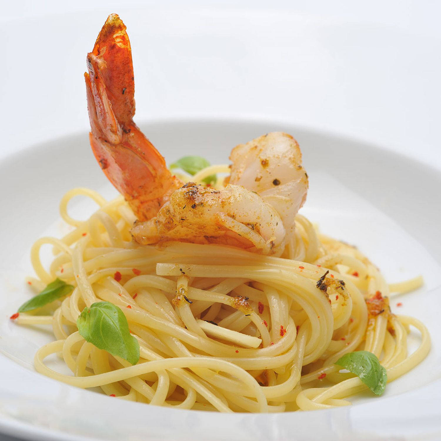 Serviervorschlag: Spaghetti Aglio e Olio mit Garnelen