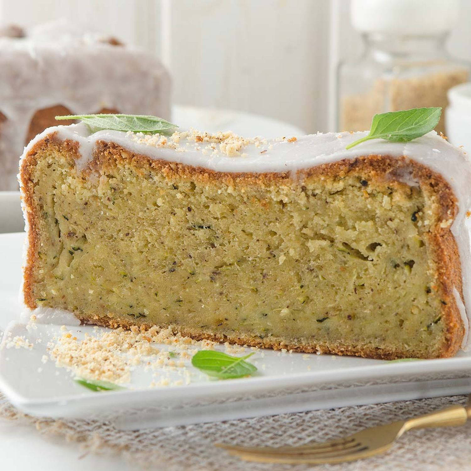 Serviervorschlag: Saftiger Zucchinikuchen