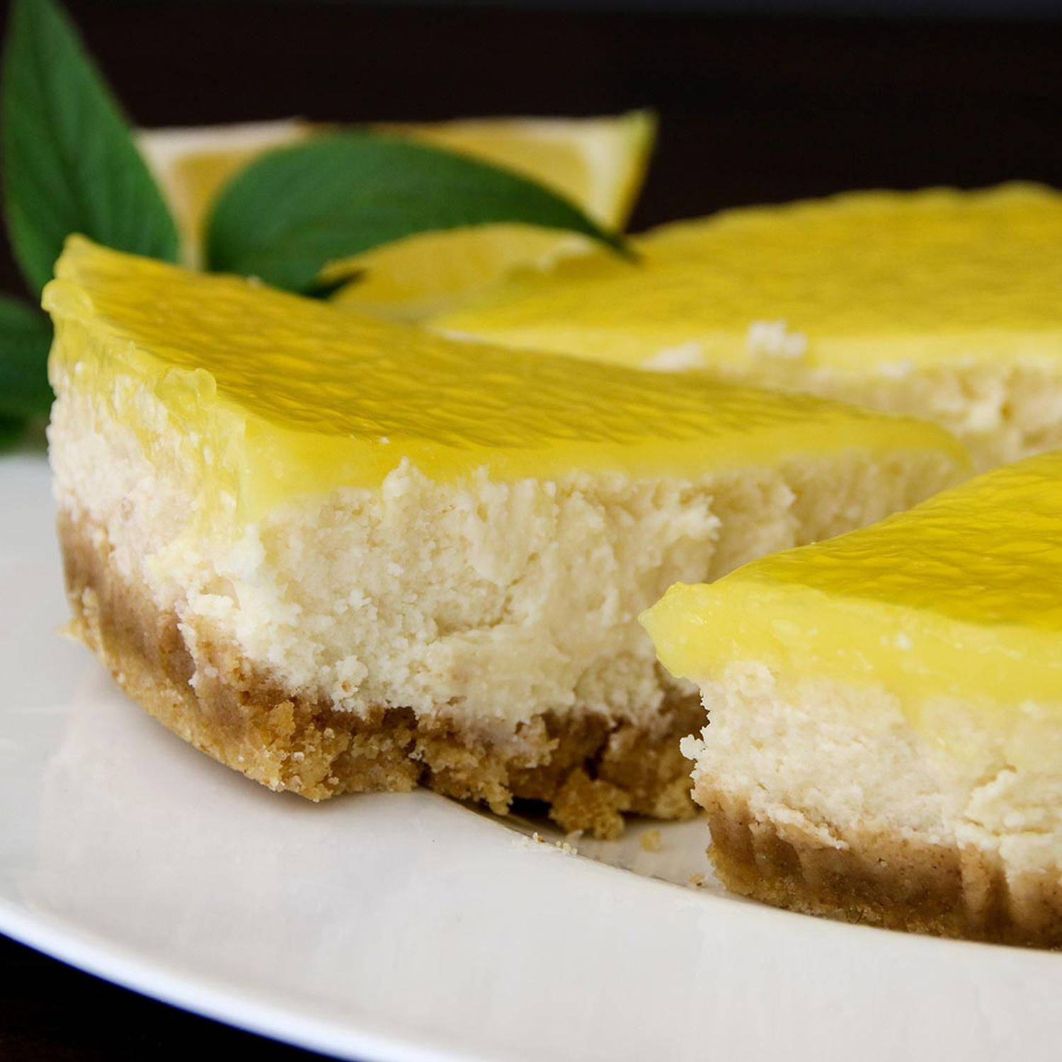 Serviervorschlag: Zitronen-Topfen-Torte no-bake