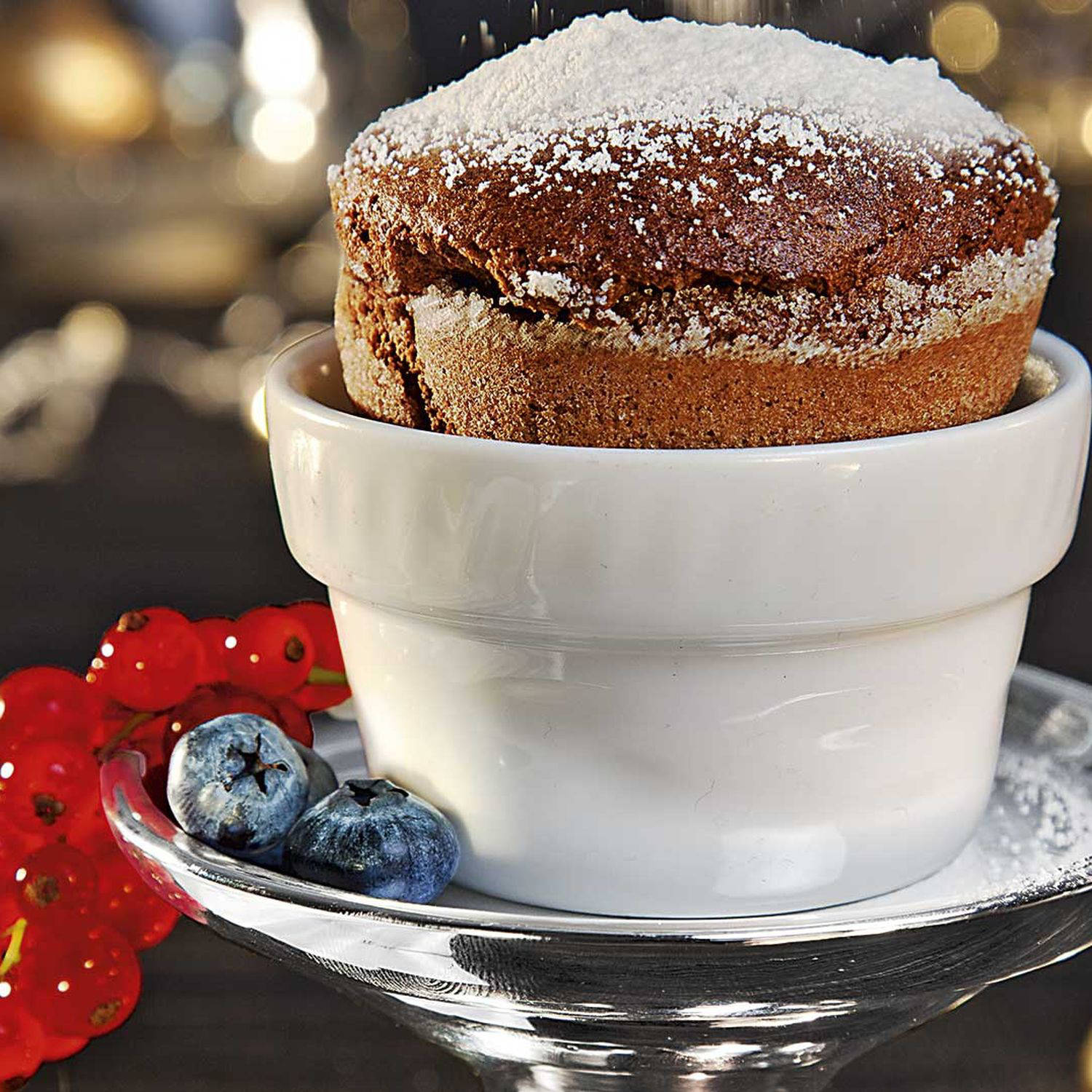 Serviervorschlag: Lebkuchen-Soufflé mit frischen Beeren