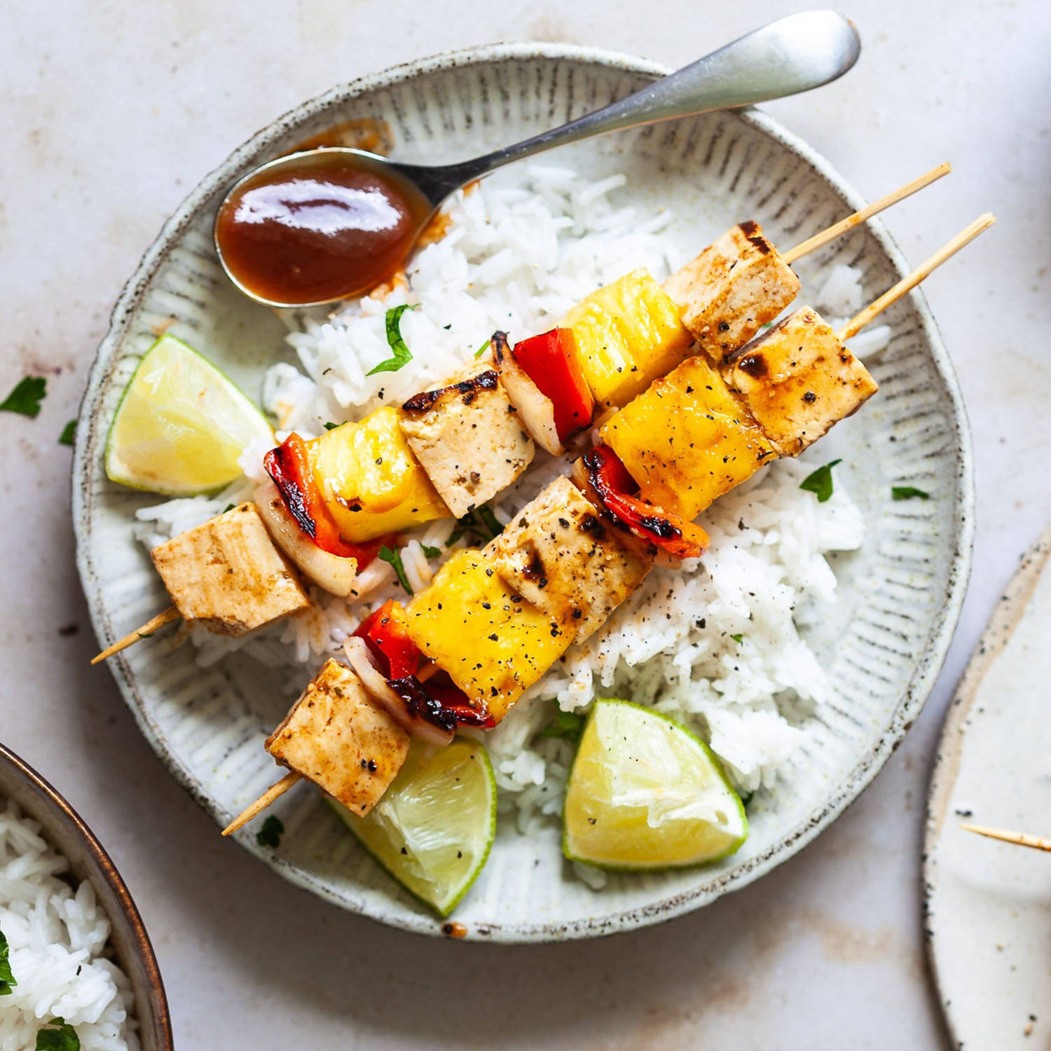 Nabodala s tofujem in ananasom po receptu Vibrant Plate