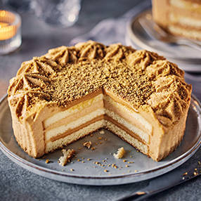 Caramelised biscuit gateau image 