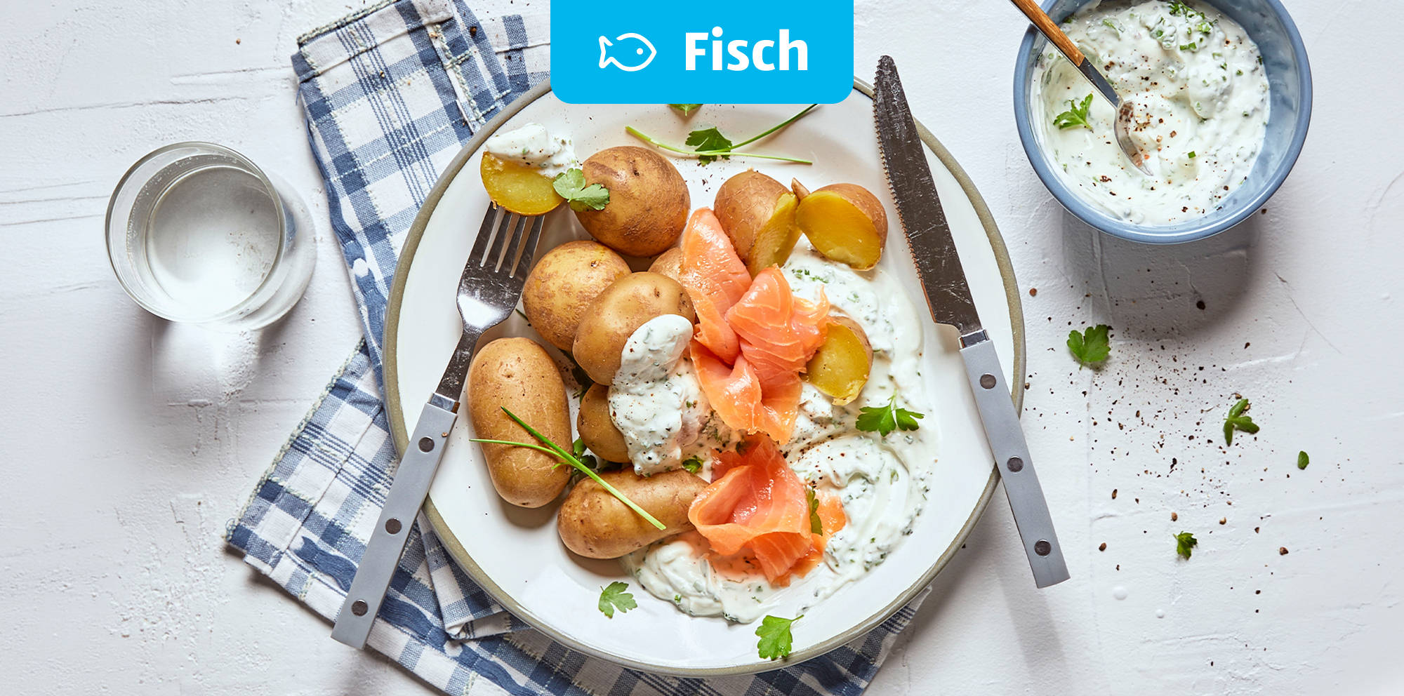 Kartoffeln mit Quark und Räucherlachs.