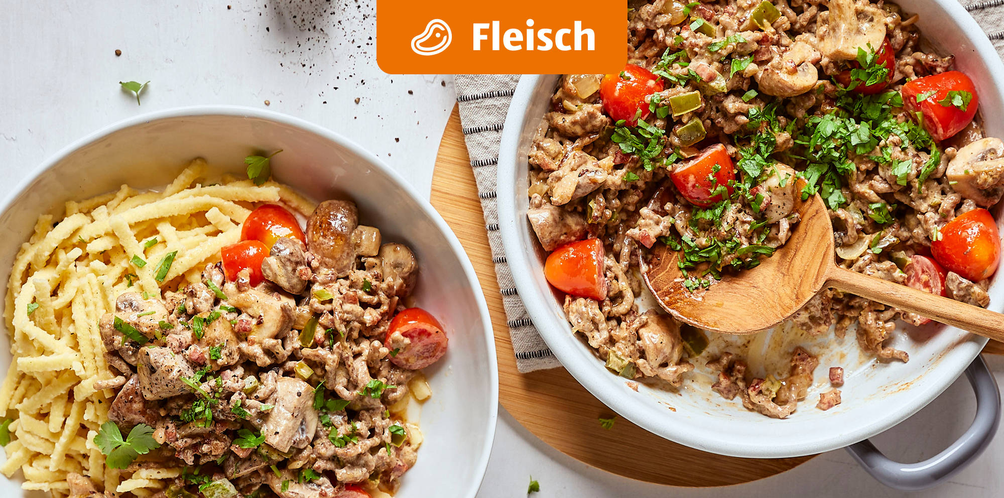 Herzhaftes Fleischragout mit Nudeln und Kräutern.