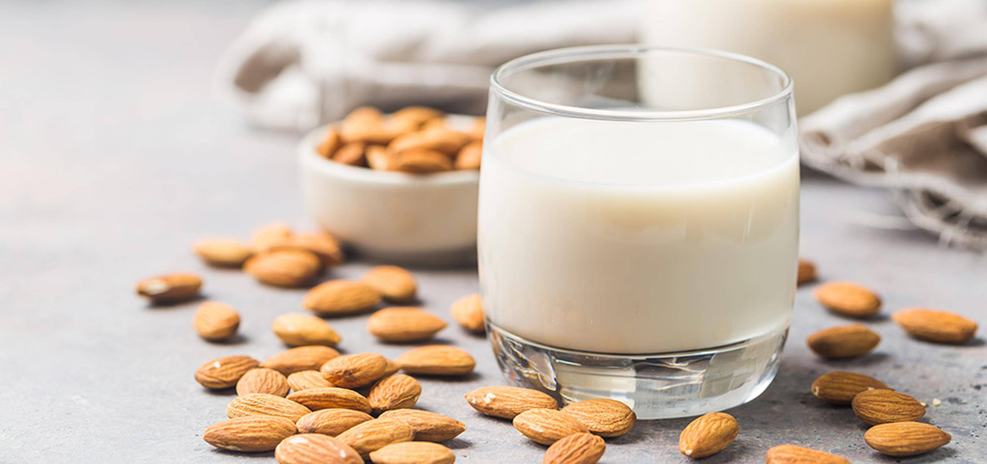 Latte di mandorle