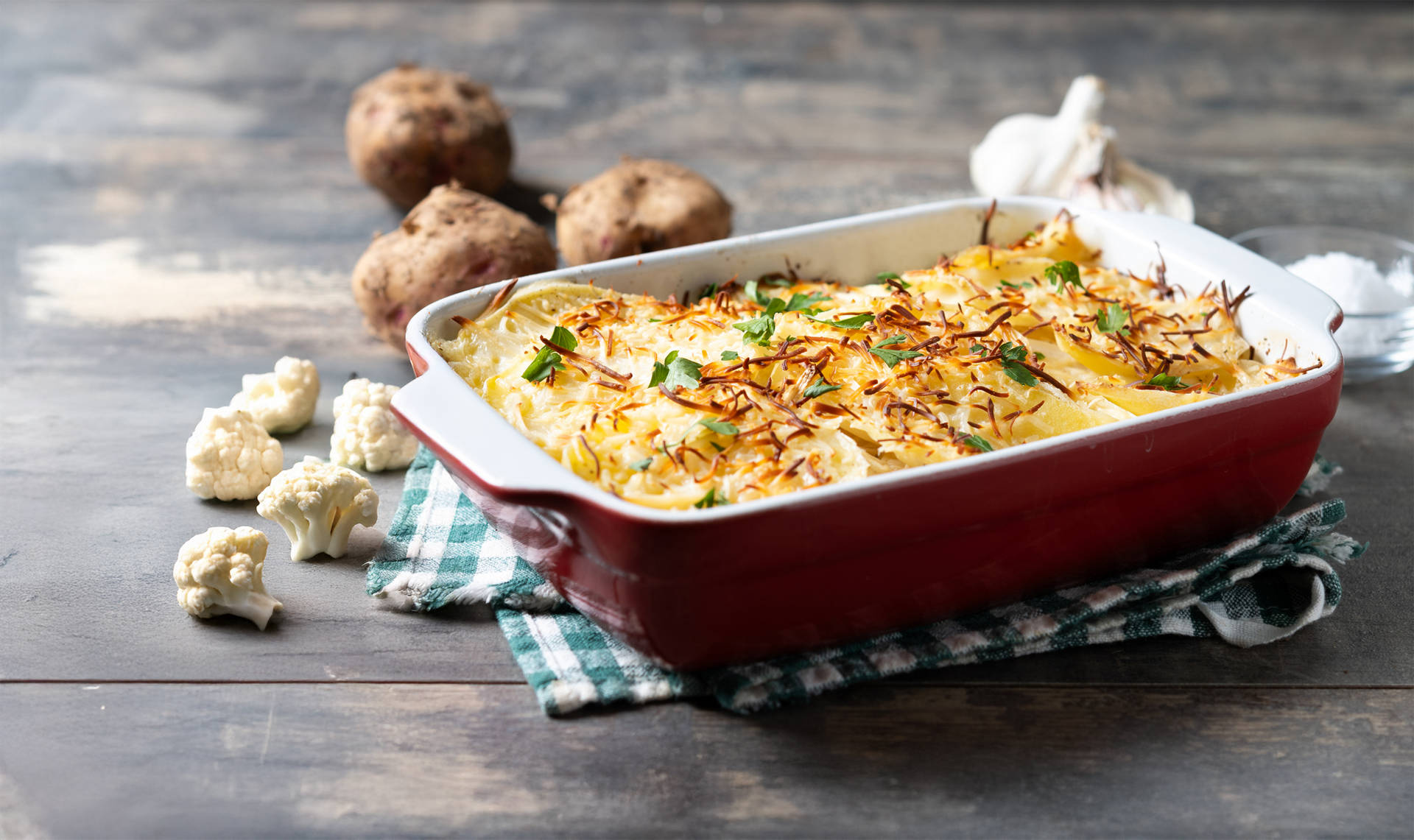 Geschmorter Blumenkohl mit Kartoffelkruste